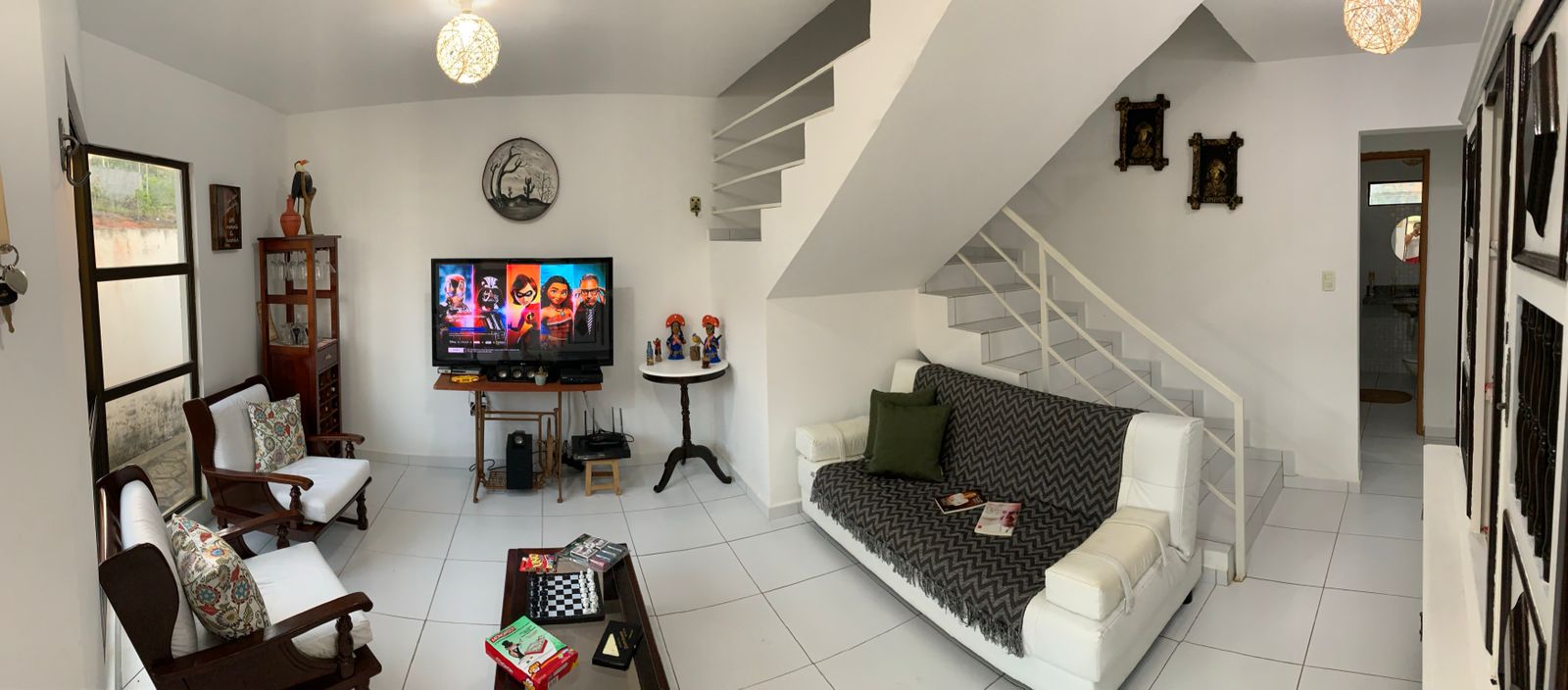 Duplex with 2 suites and a view close to downtown.