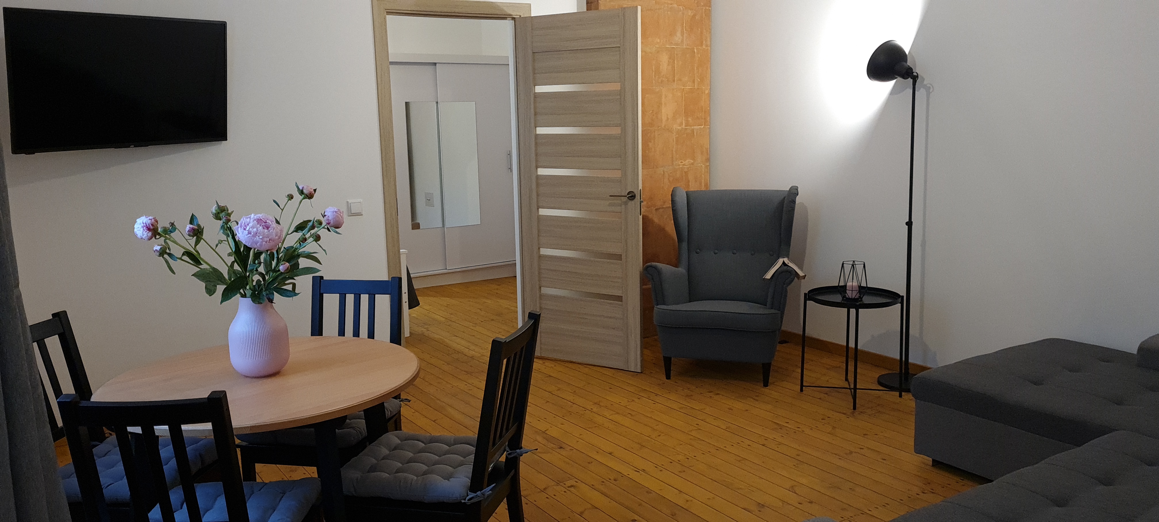 Rose Square Apartment