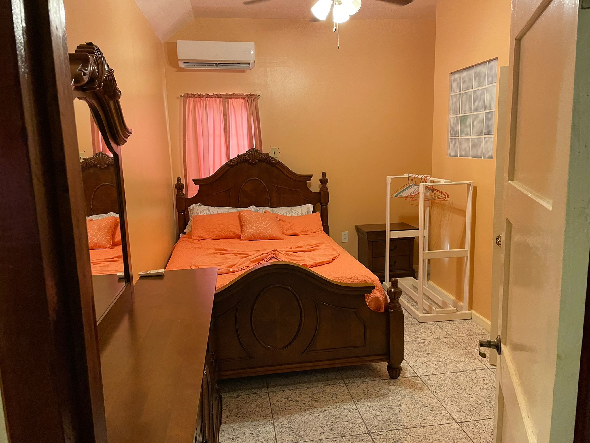 2 Modern furnished rooms in Amelia's Ward, Guyana Vacation homes for