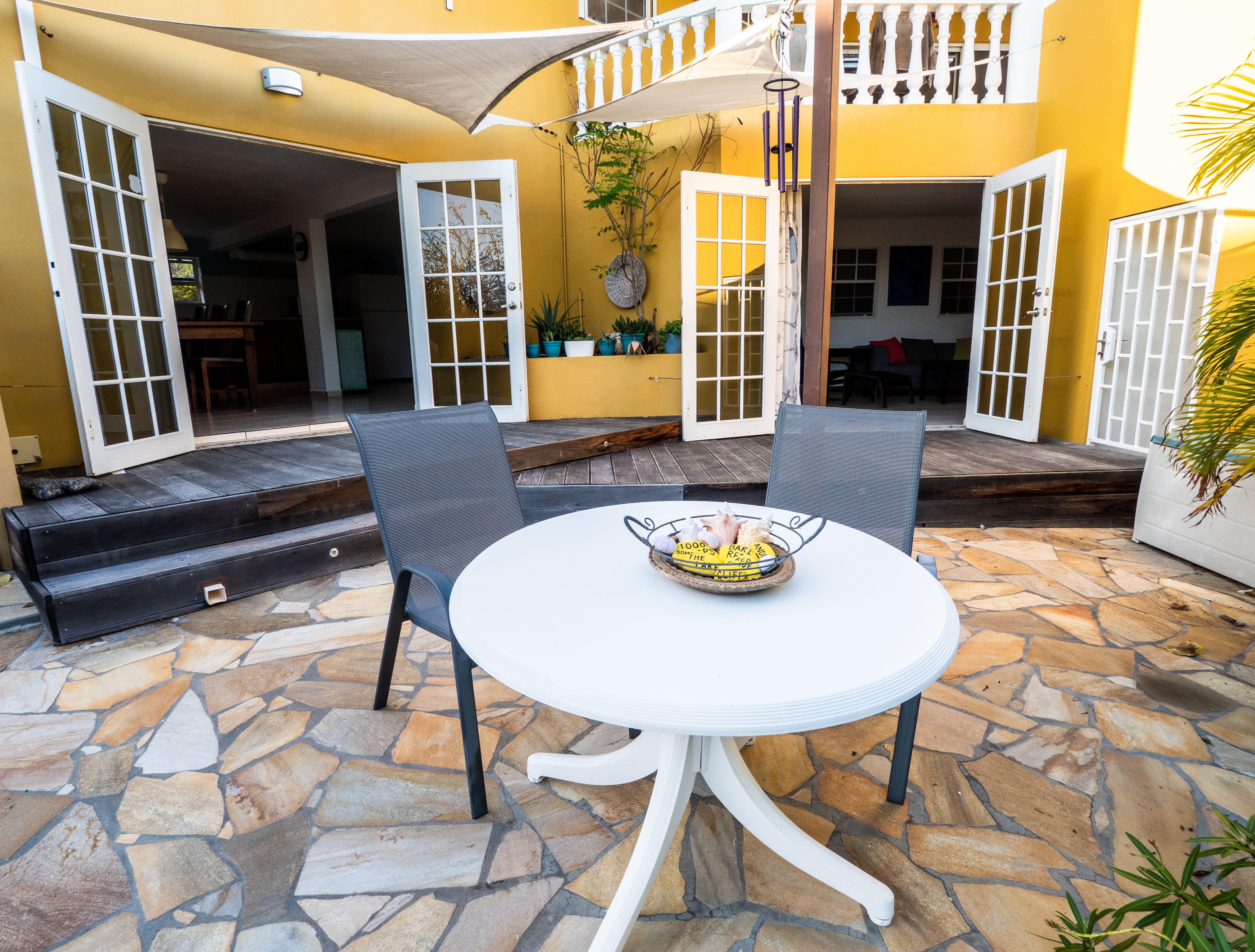Spacious 1 BR Apt Minutes to Northern  Dive Sites
