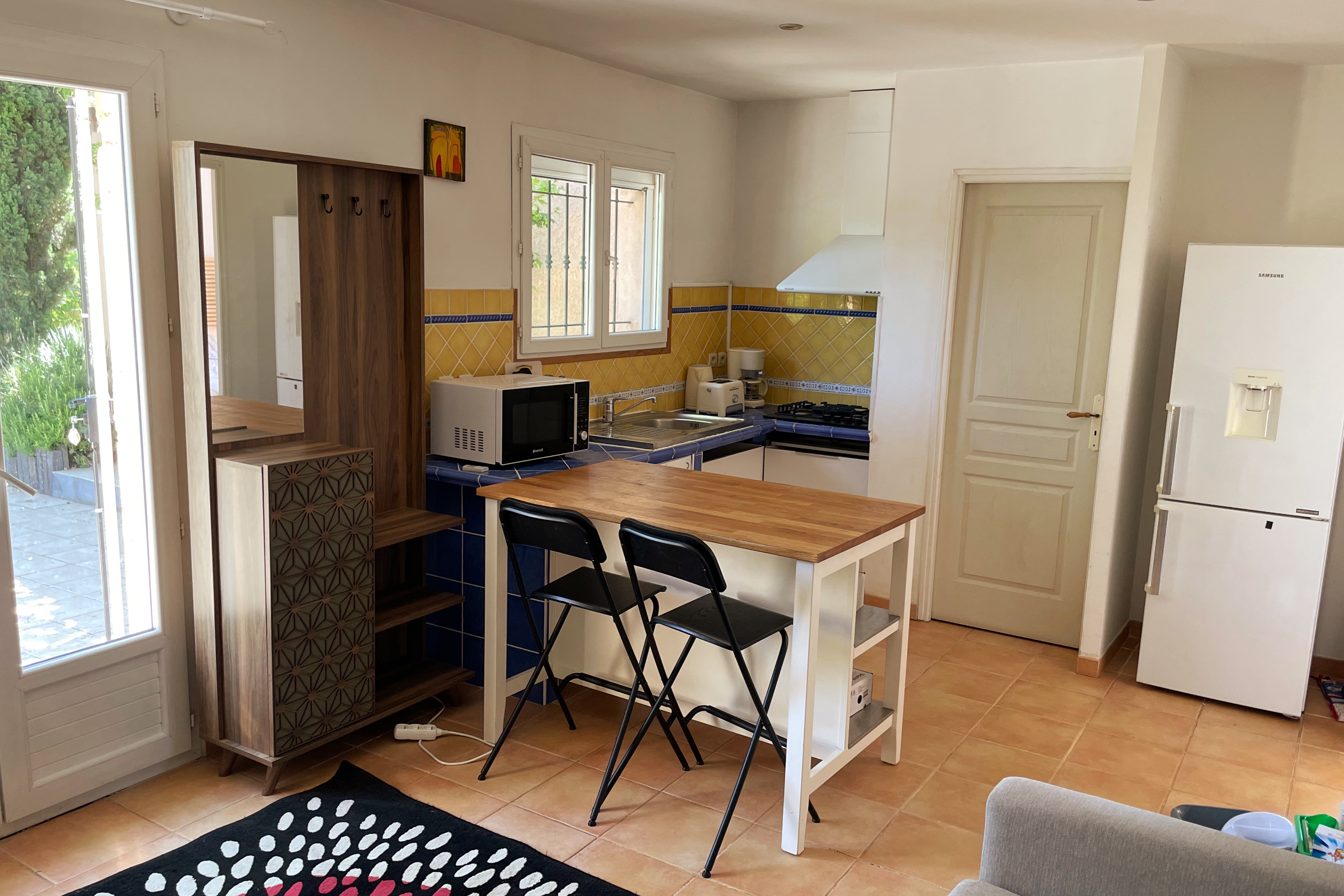 Fully-equipped self-catering apartment with hot tub