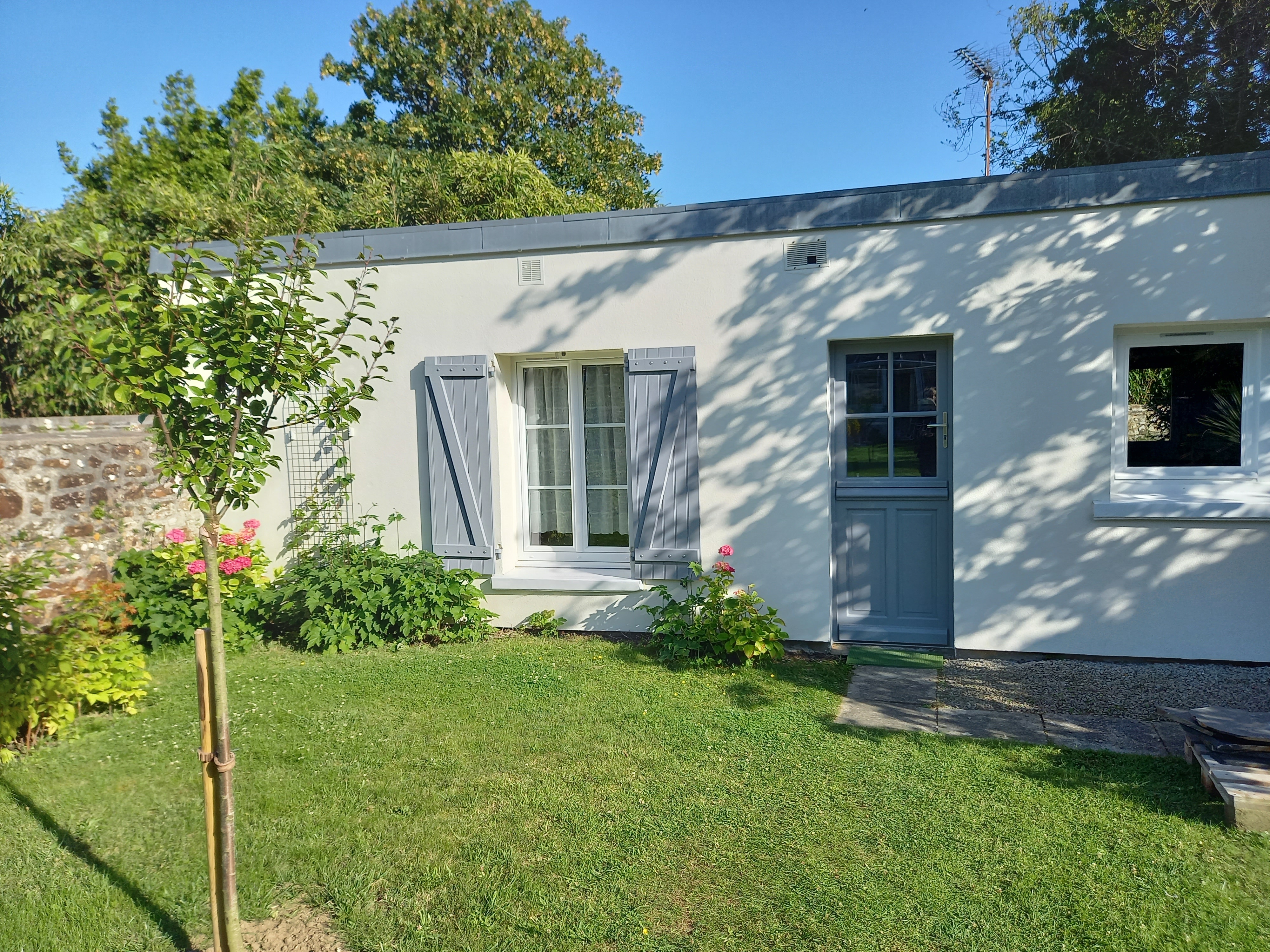Small house in the center Carteret, close to the beach