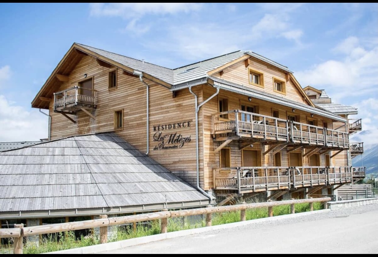 T2 at the foot of the slopes with swimming pool and sauna