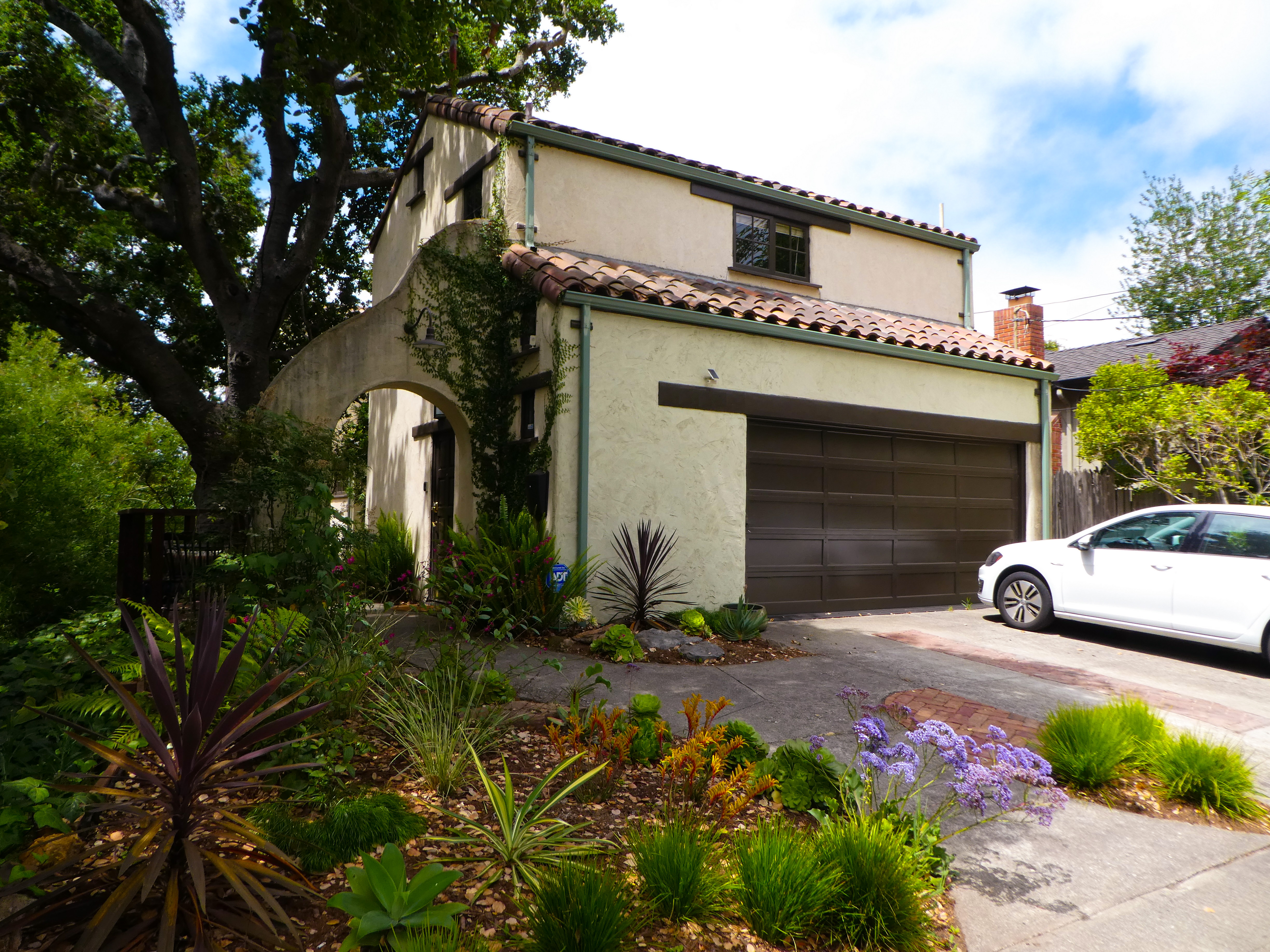 ROCKRIDGE Creekside Carriage House in Rockridge, Oakland