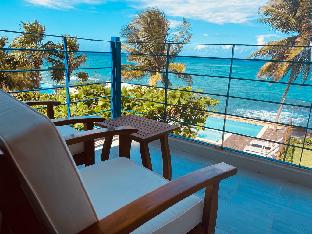 Cozy Seaside Condo  Perfect for a Relaxing Getaway