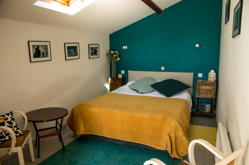 Pleasant room, spacious, quiet and parking