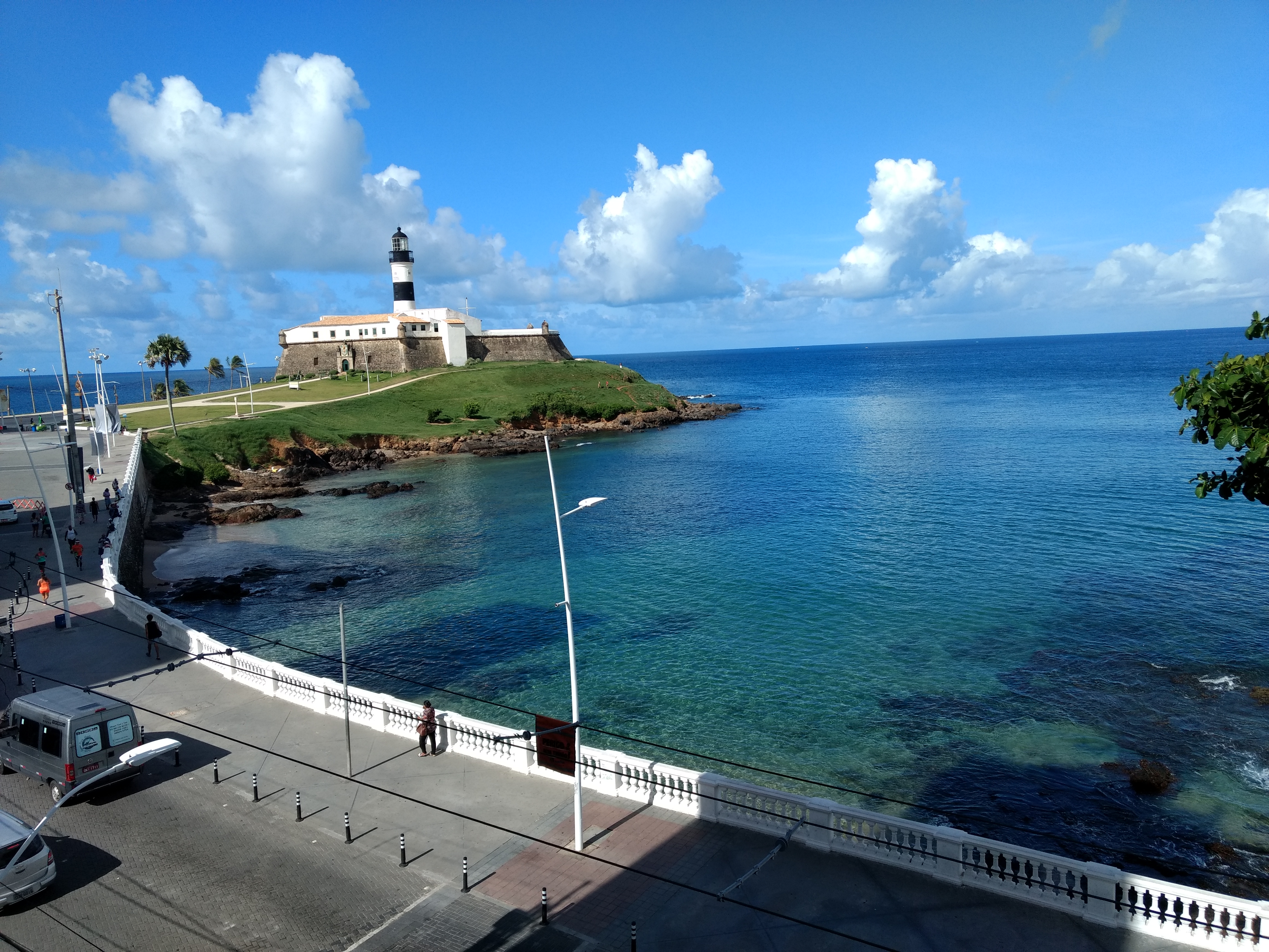 Apto. cute with sea view and  Farol da Barra