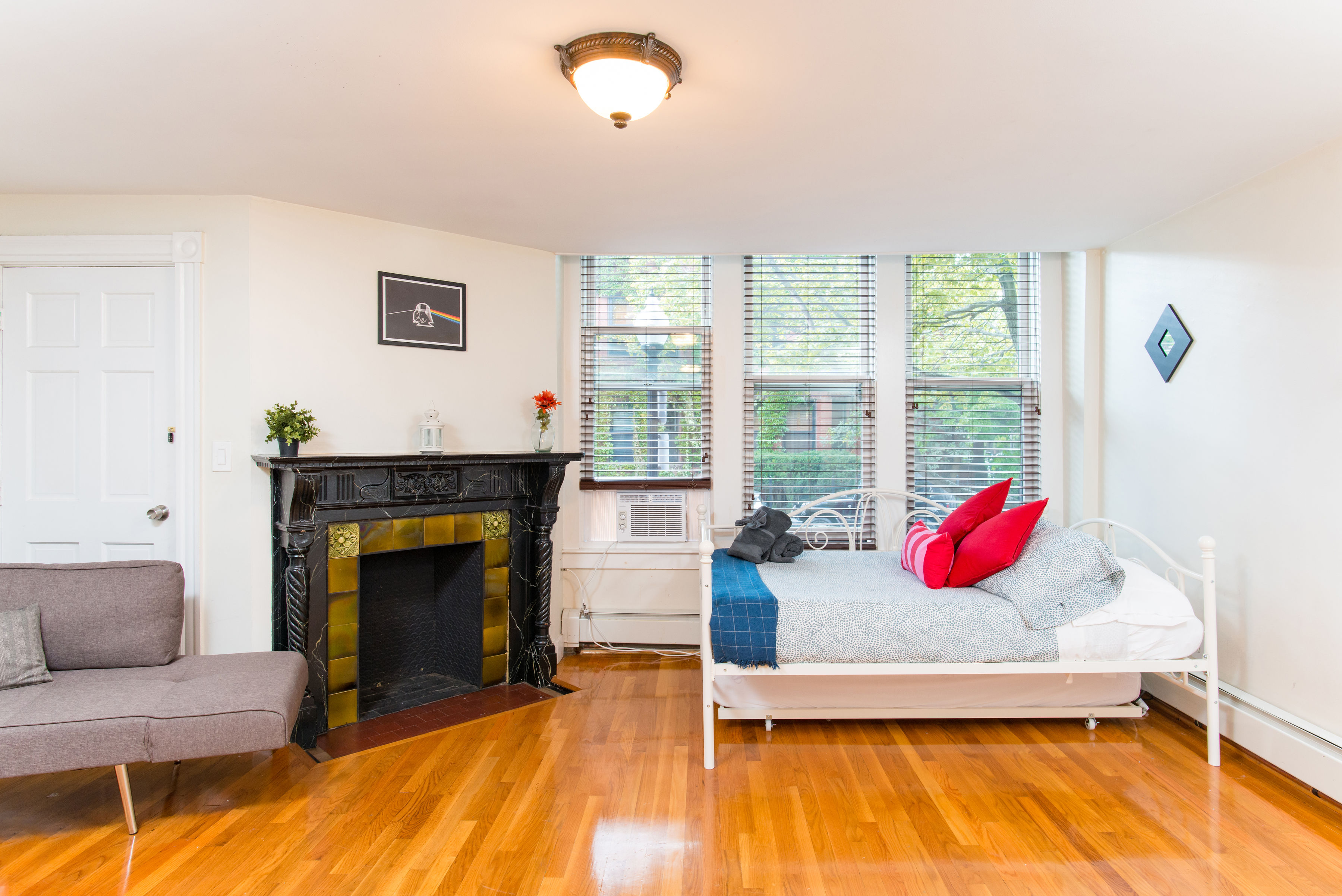 Super location! 1st Floor! Walk everywhere!