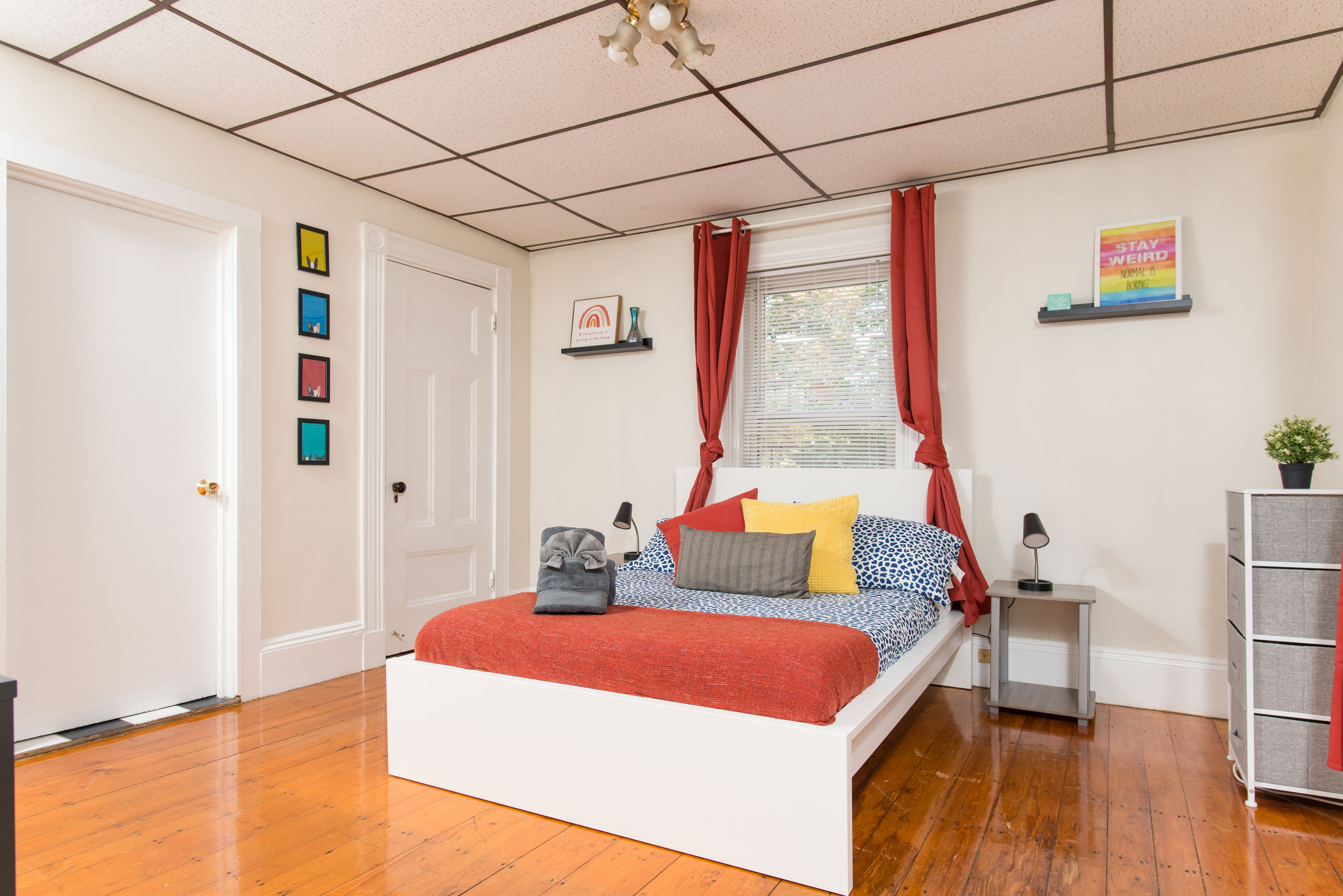1 Free parking spot - 1BR/1Bath - Location - Walk!