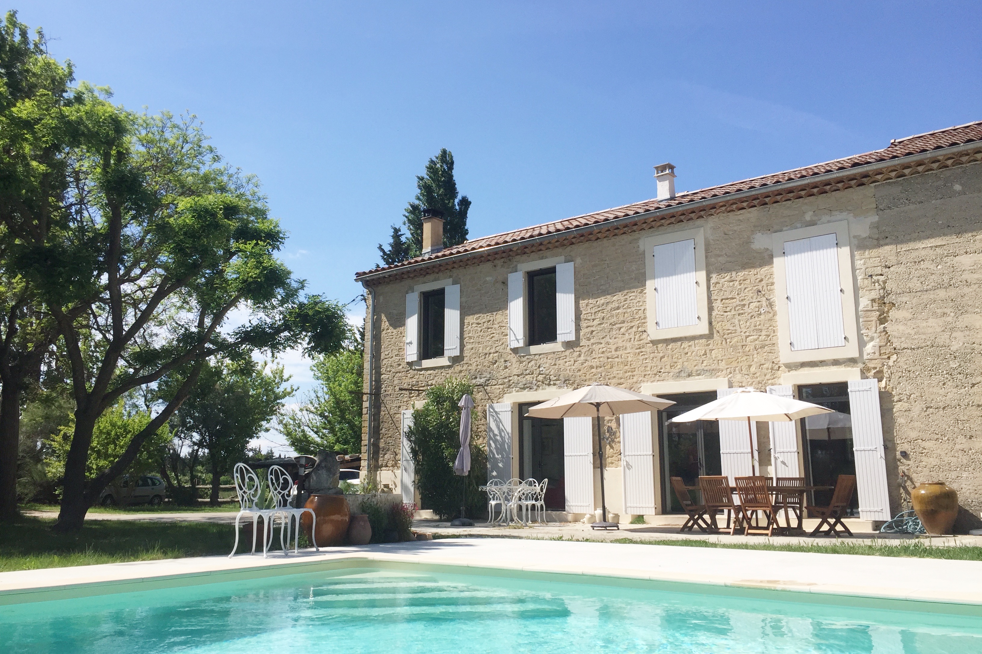 Provencal farmhouse with country pool,