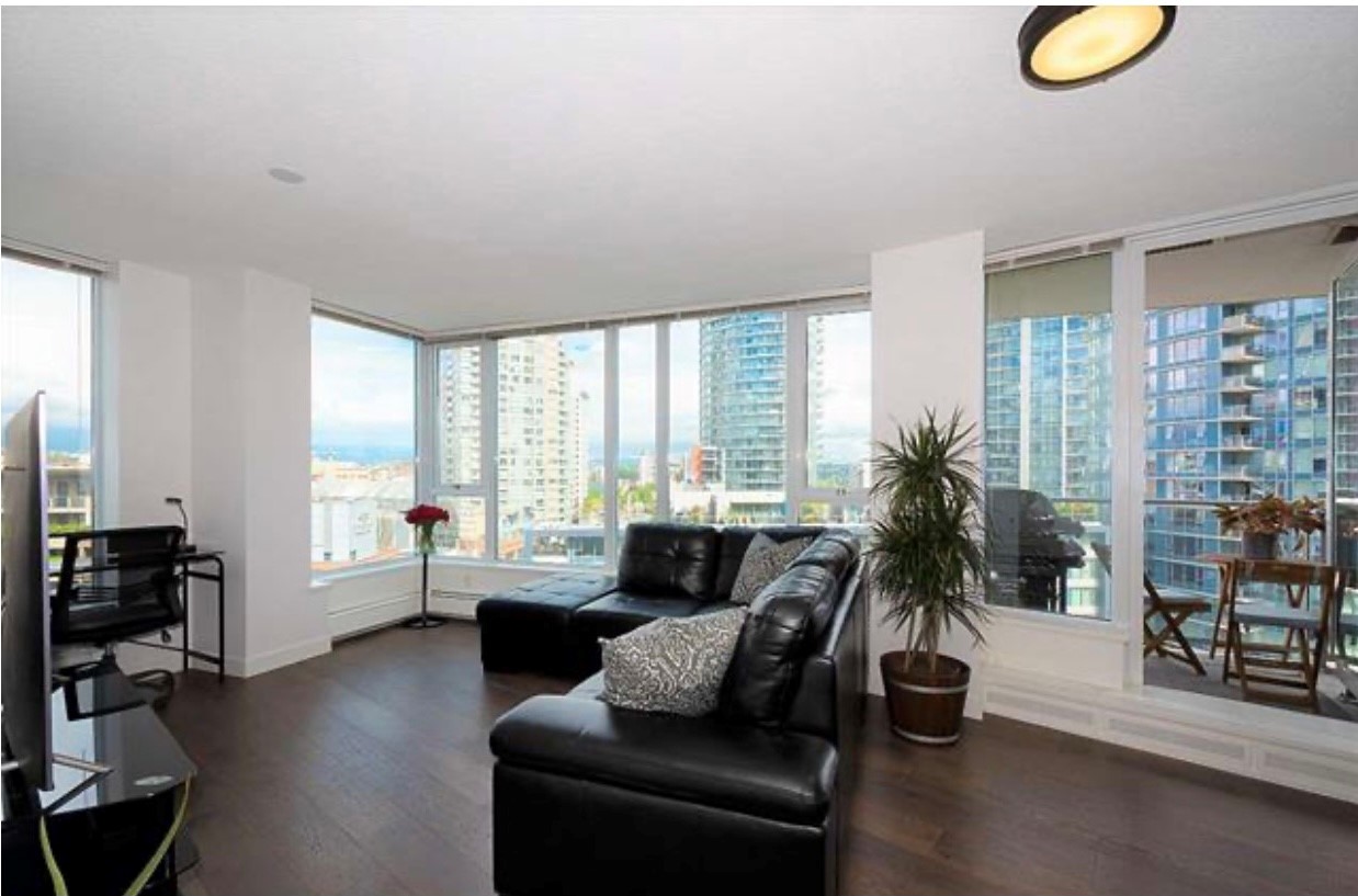 Modern & Spacious 2 BR Loft In Central Downtown