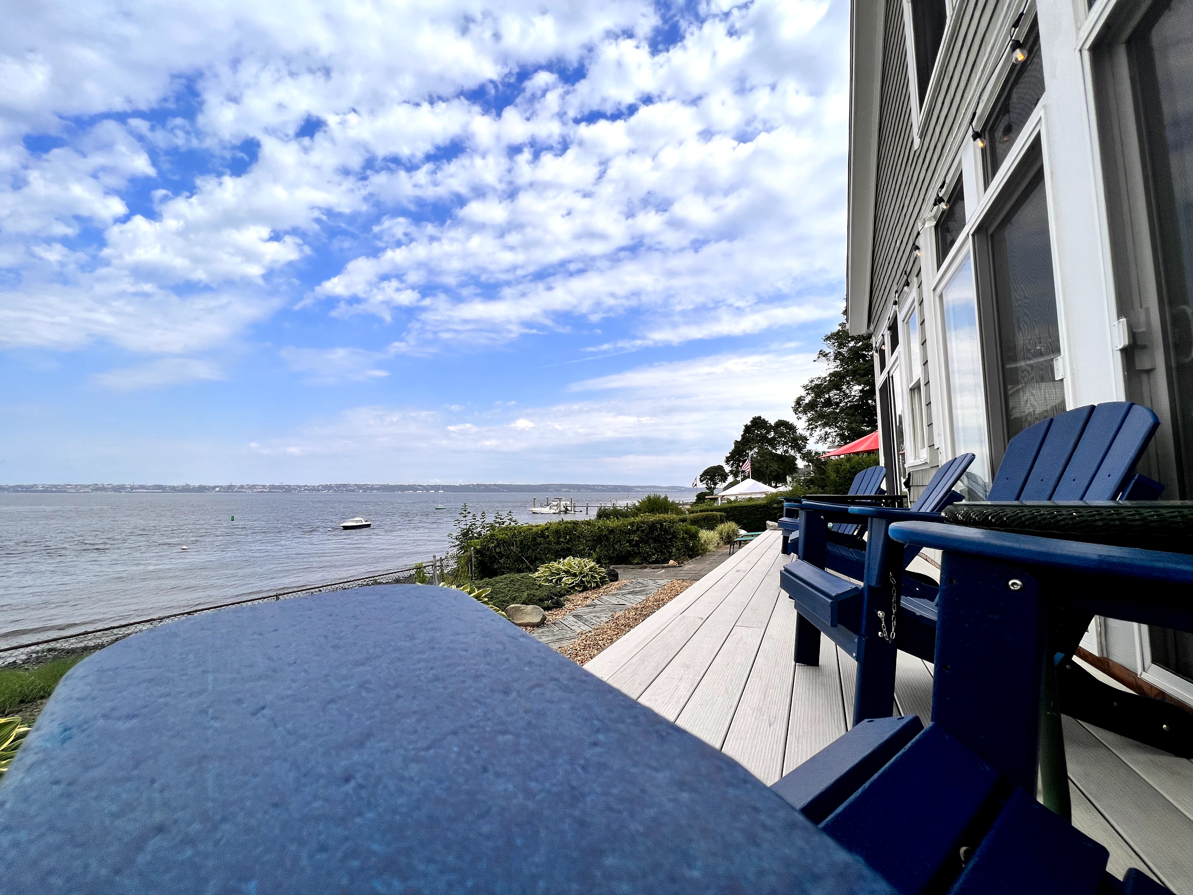 Bristol by the Bay, Waterfront Retreat, Sleeps 10!