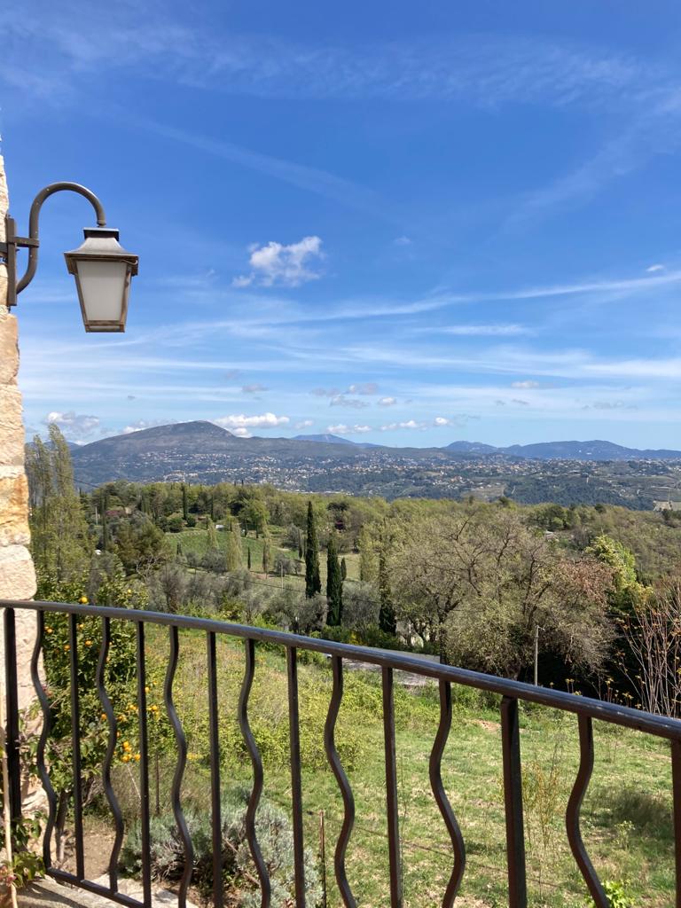 Provencal villa, Nice 25 km away, quiet, sea view