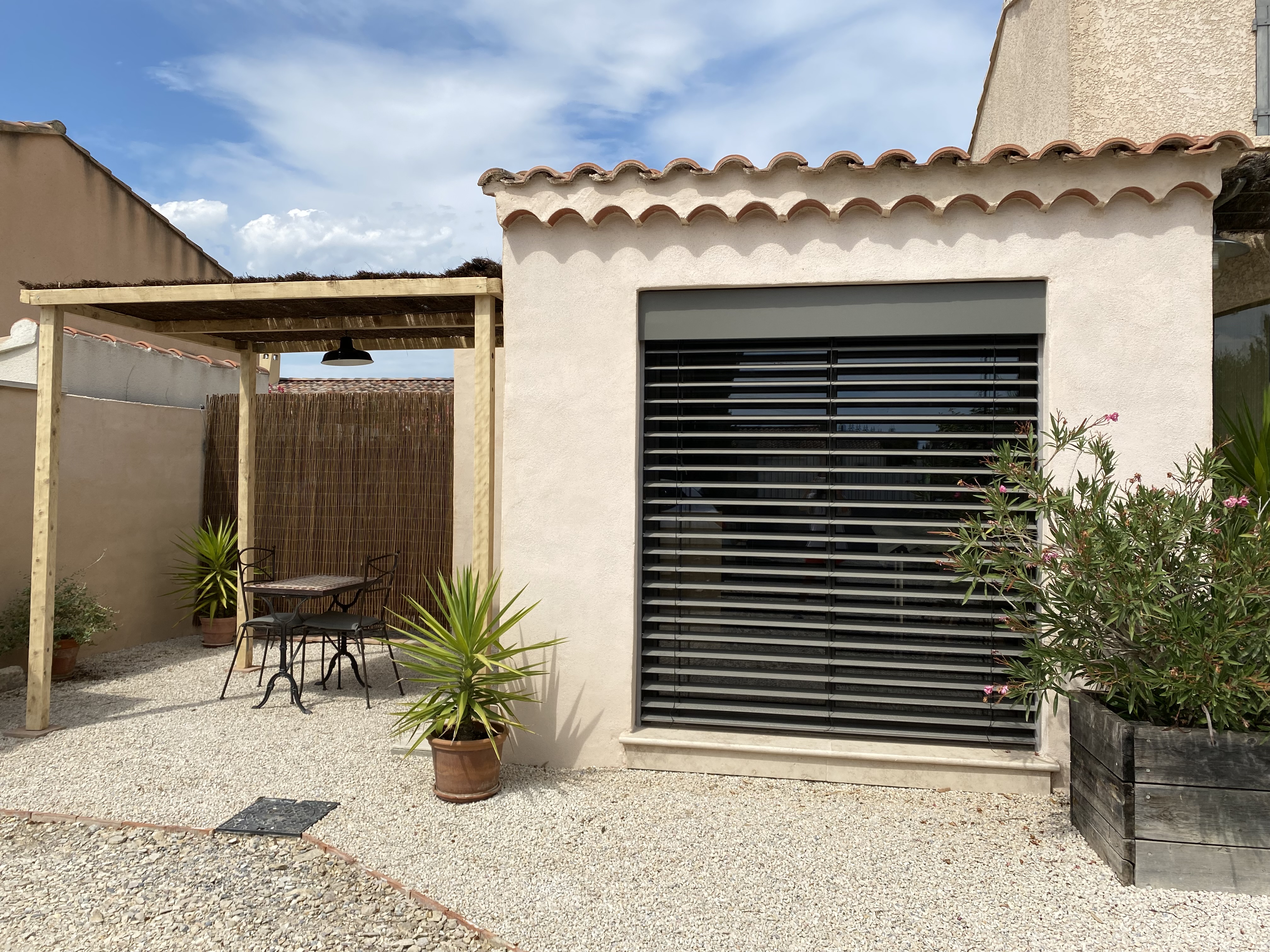 New equipped and air-conditioned studio - shared pool