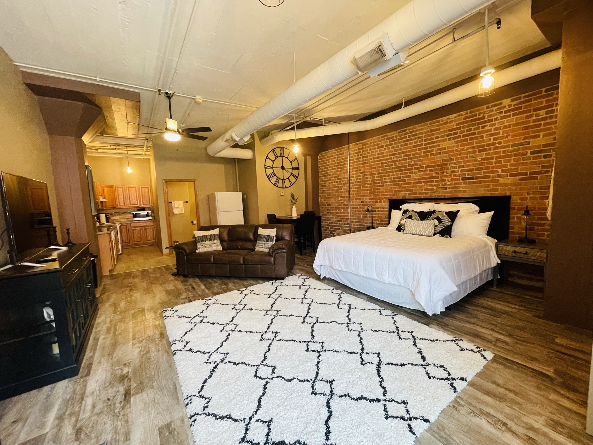 Haymarket Loftclose to PBA,UNL, & Downtown Apartments for Rent in Lincoln, Nebraska, United