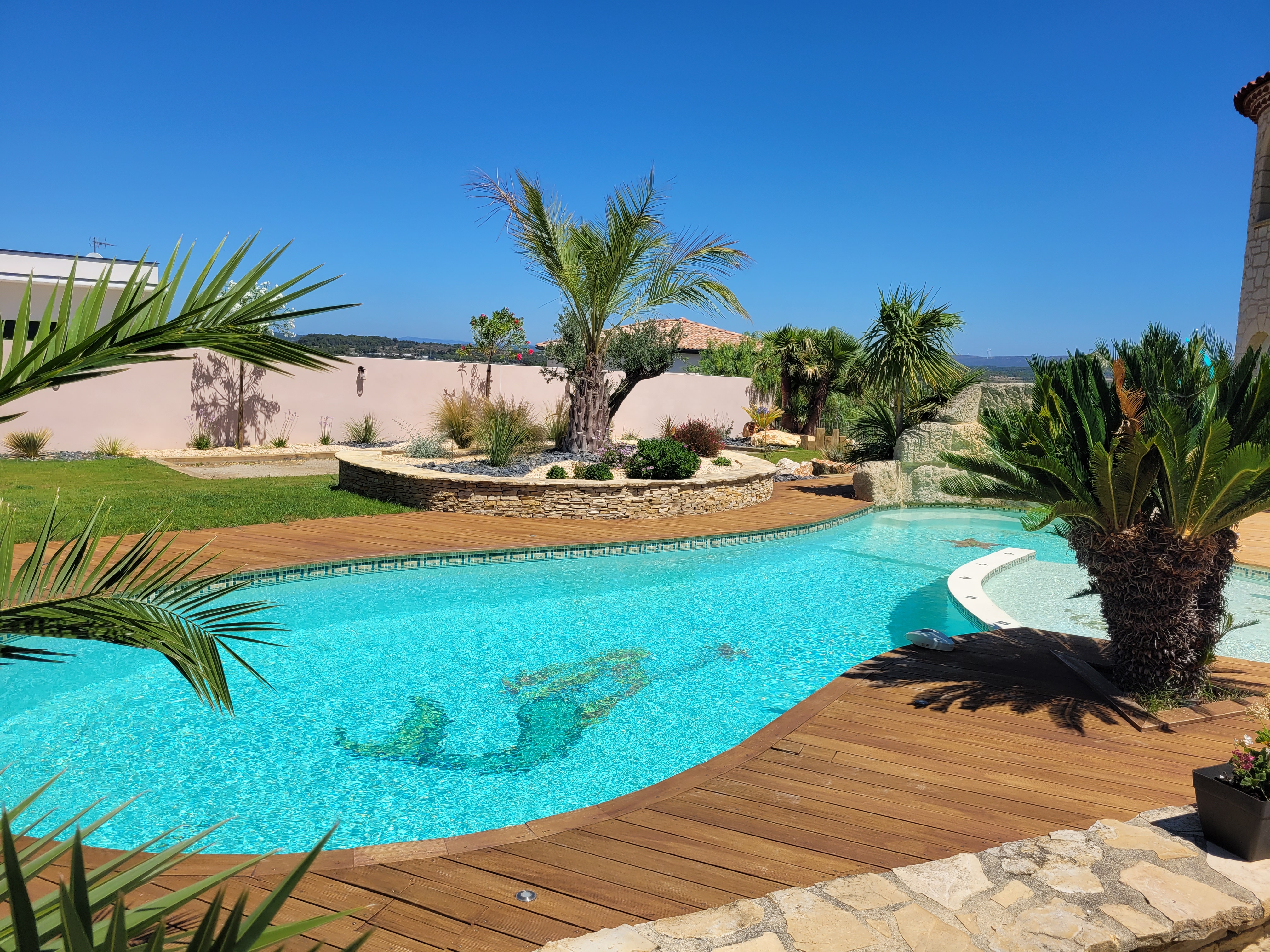 Small pavilion with outdoor and pool access