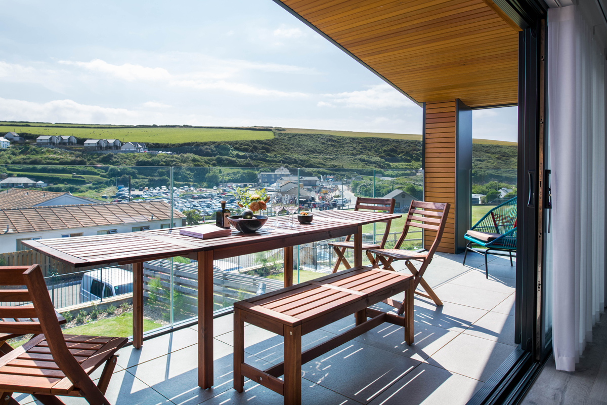 Luxury home minutes from Mawgan Porth beach Houses for Rent in