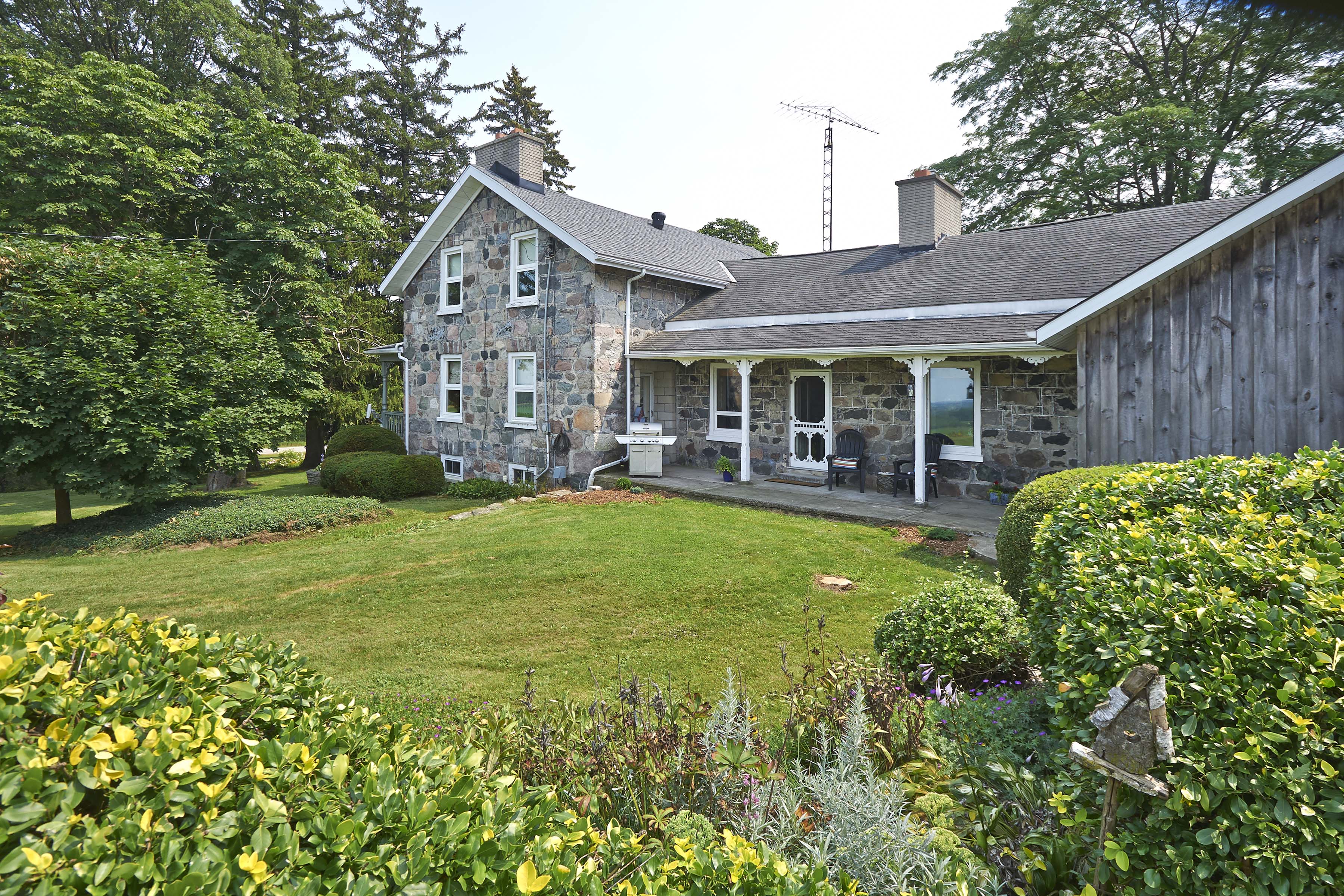 CRR Carlsruhe Retreat Rustic Farmhouse Farm stays for Rent in