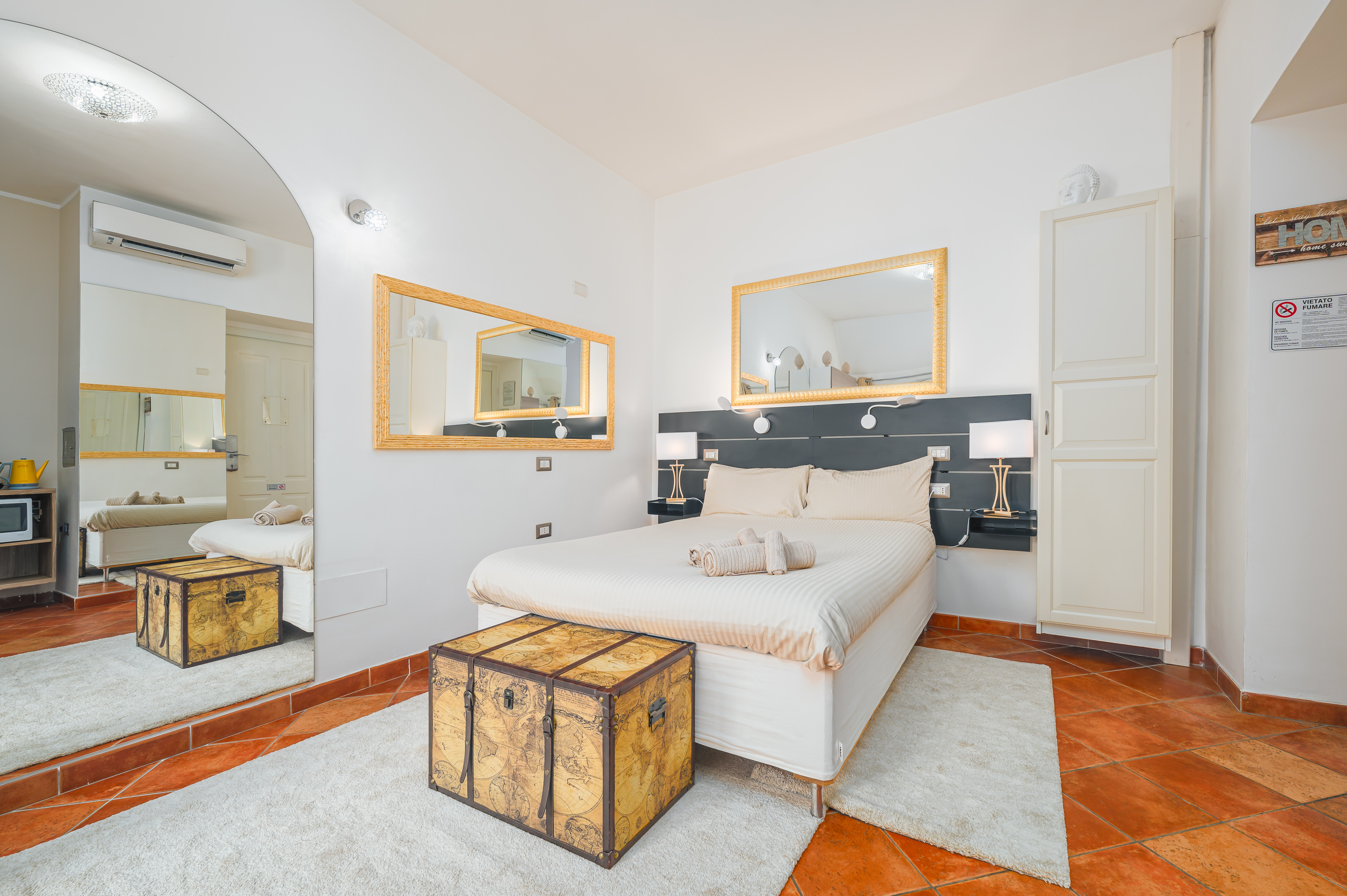 JOY-LUXURY APARTMENT 100 mt from Central Station