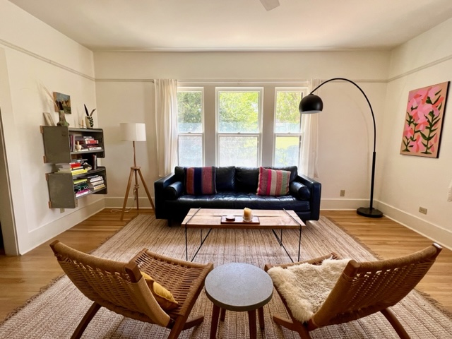 Tumble West - comfortable 2br, close to downtown.
