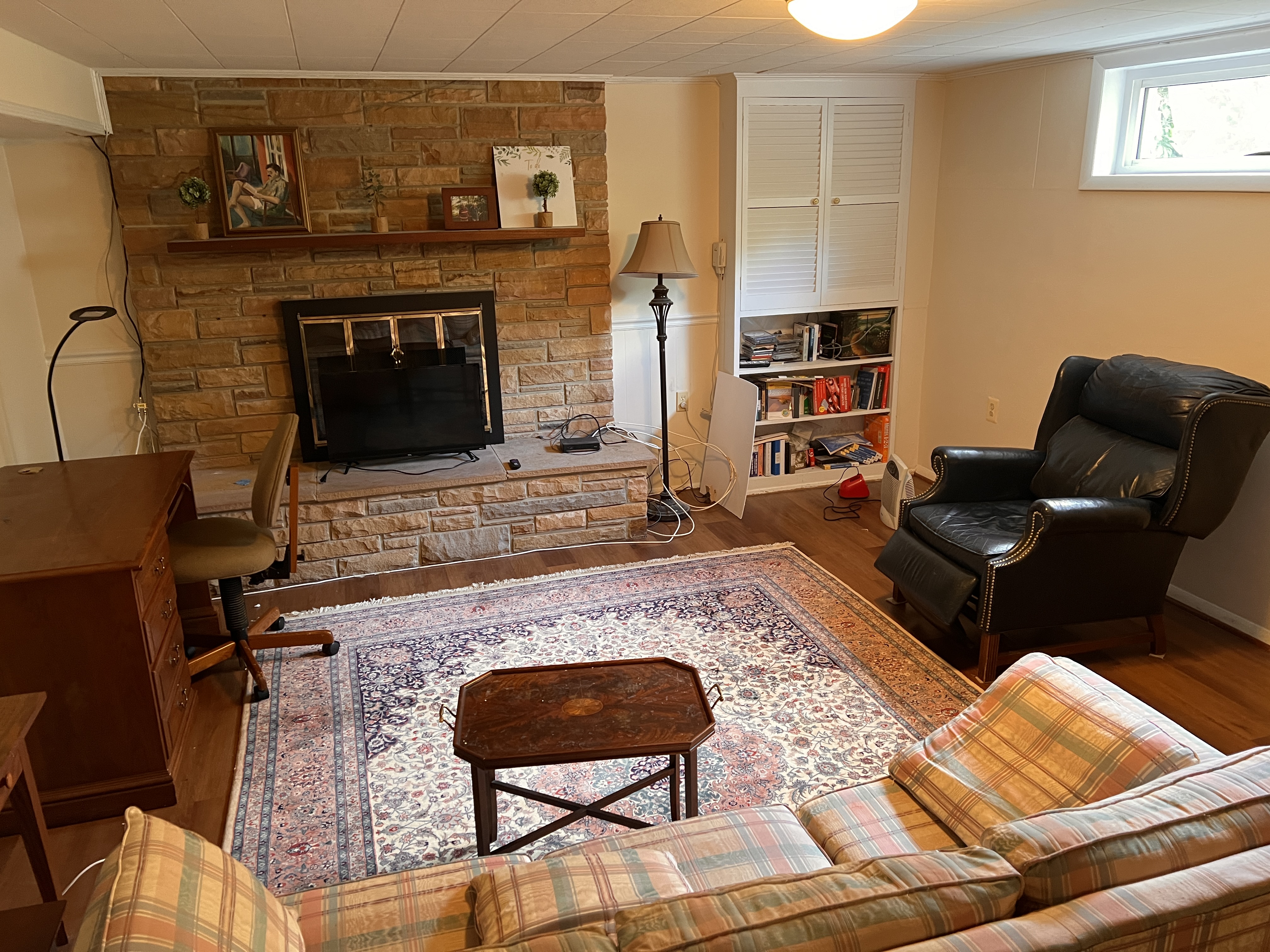 Sunny, Spacious, and Private. We love pets!