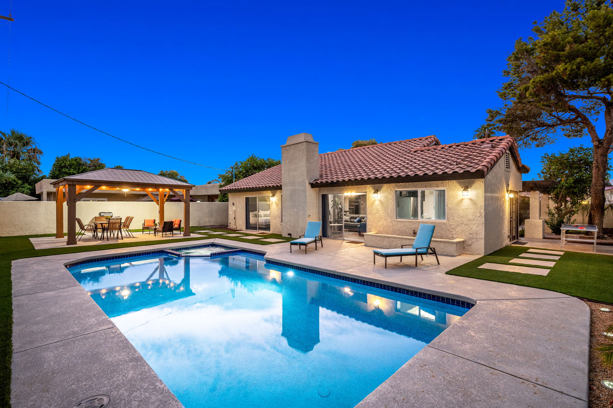 Clean/Cozy Remodeled  with Free Pool/Spa Heating