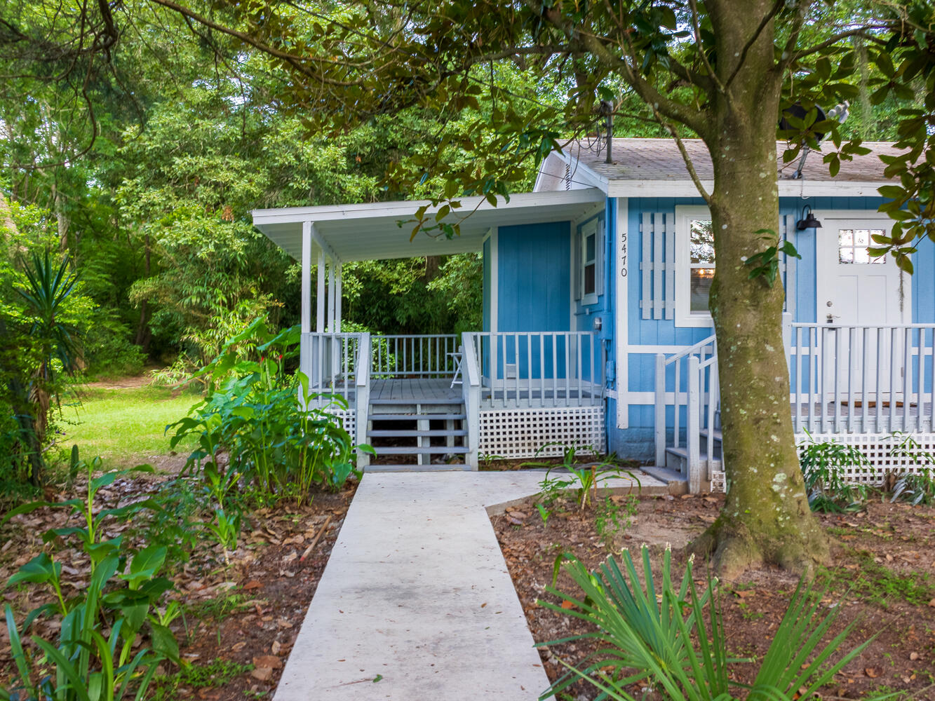 Dog friendly cheerful and cozy cottage. Houses for Rent in Ocala