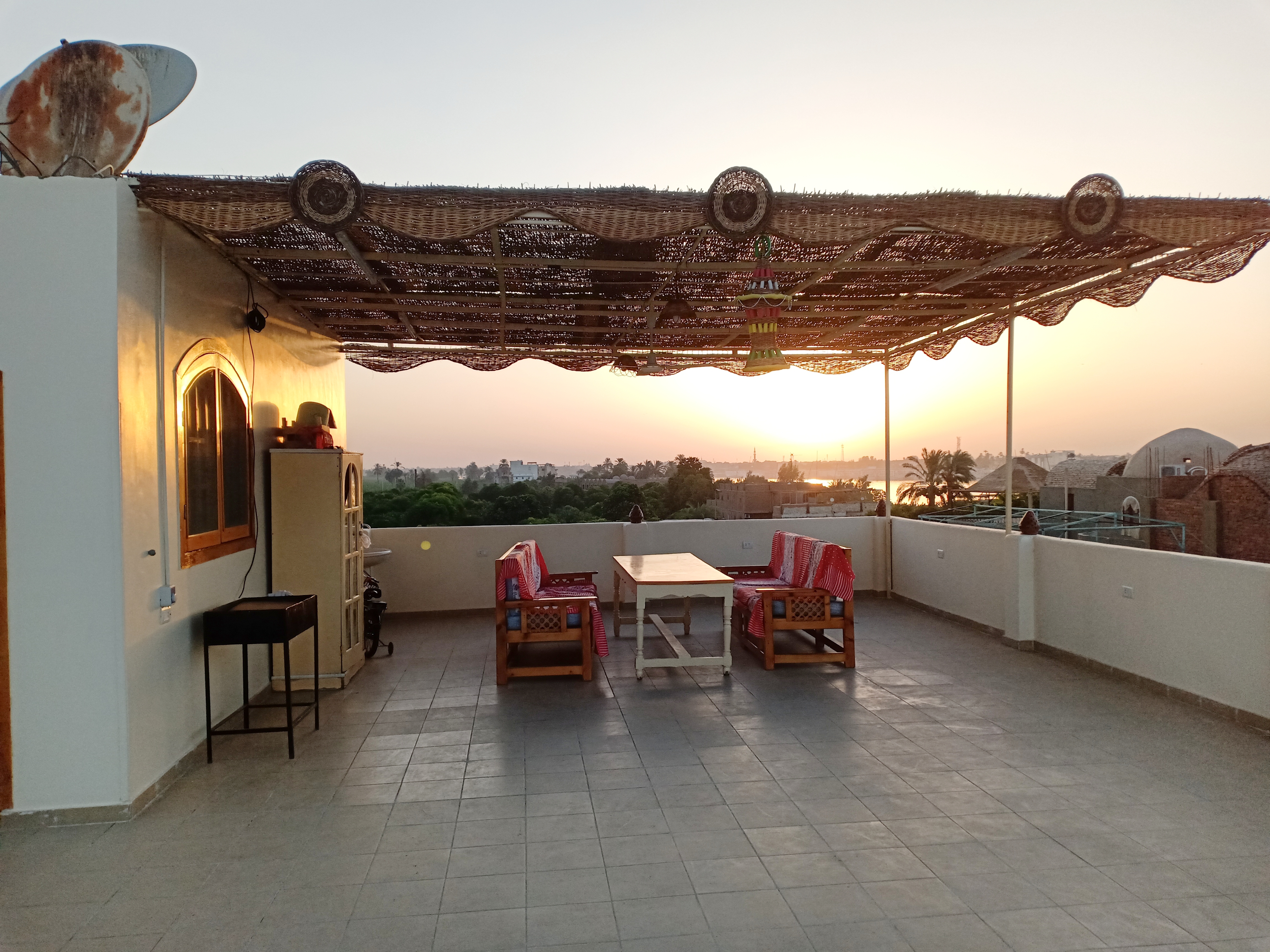 Lovely studio apartment with a private roof