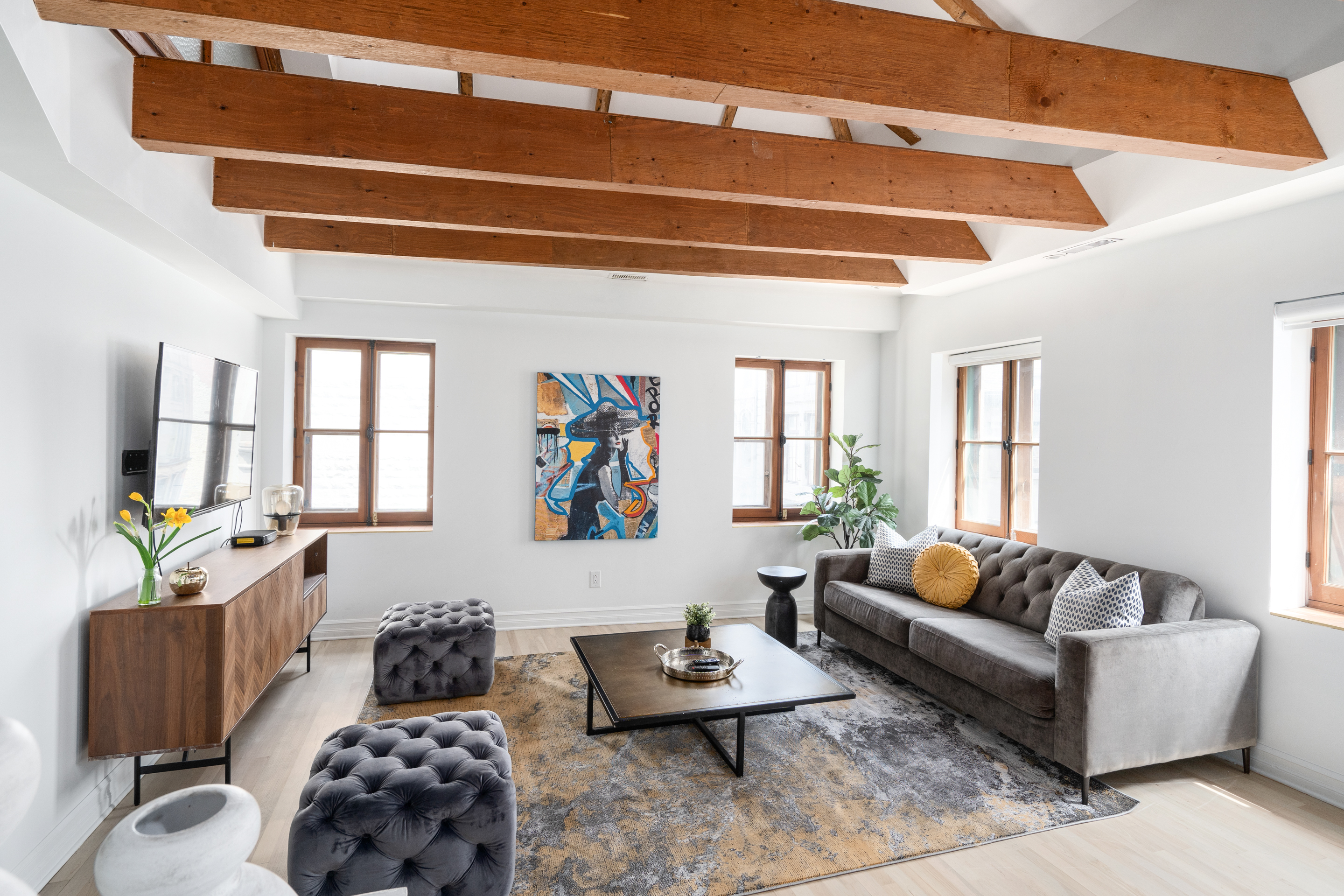 Sublime 3BR 2BA Apt | Old Mtl | St Paul ST |