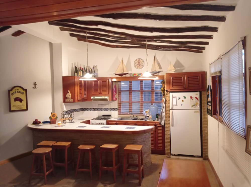 LOS CAYOS VACATION VILLA WITH PRIVATE BEACH