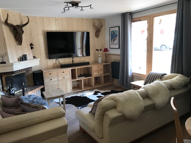 Modern spacious appartment with fireplace, 73m2
