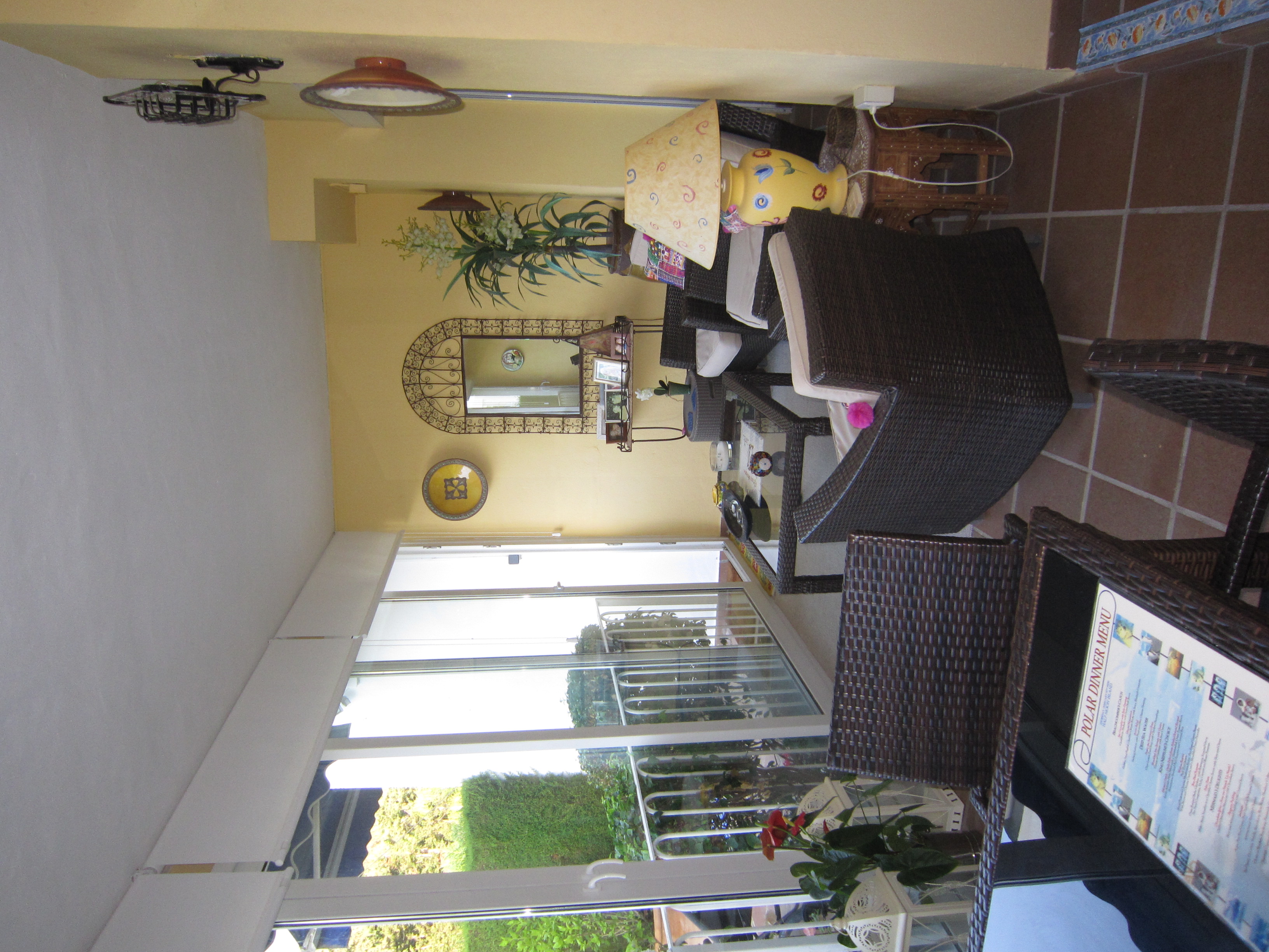 Ground floor 2 bed apartment with private garden