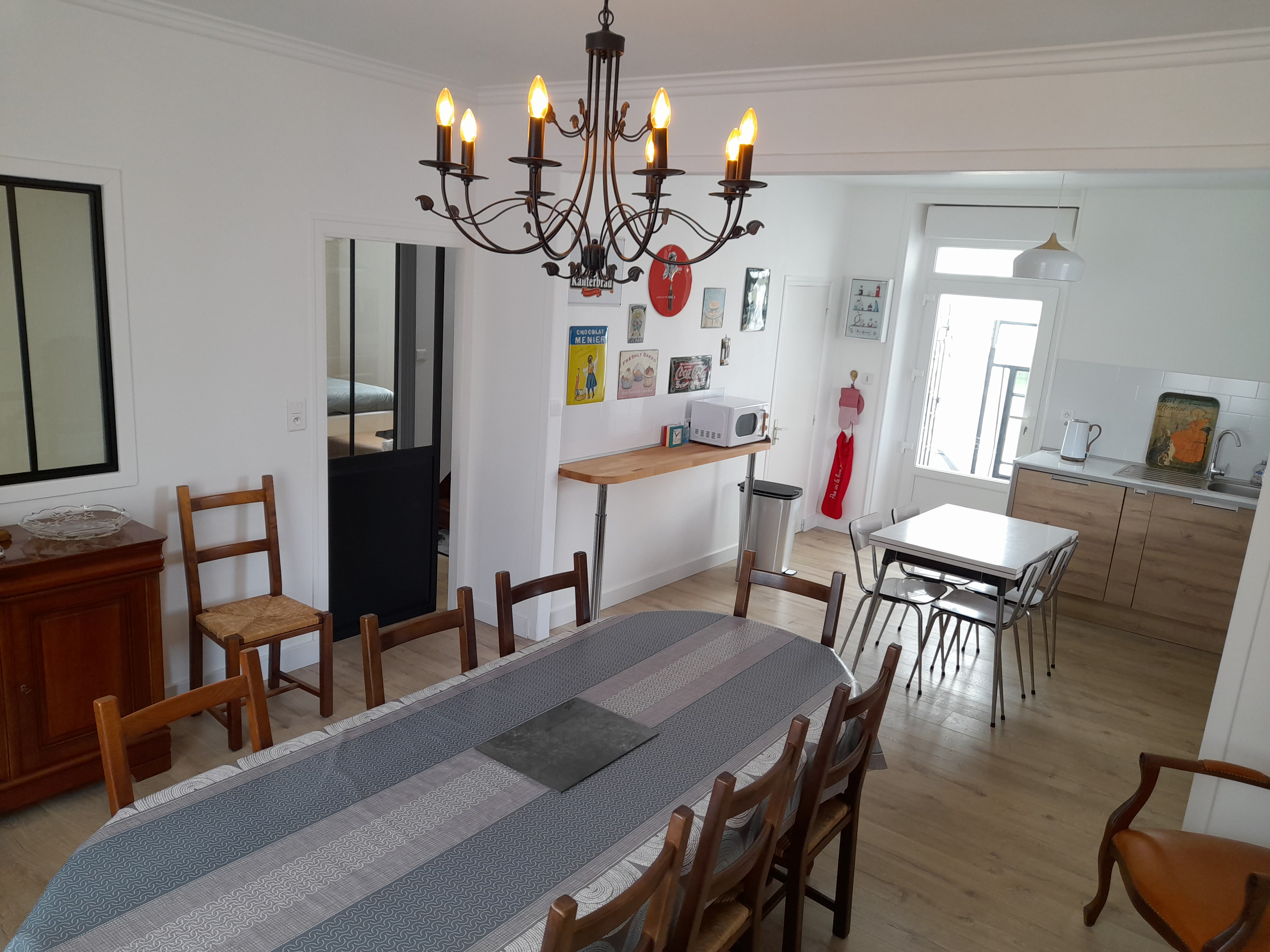 spacious house near the sea