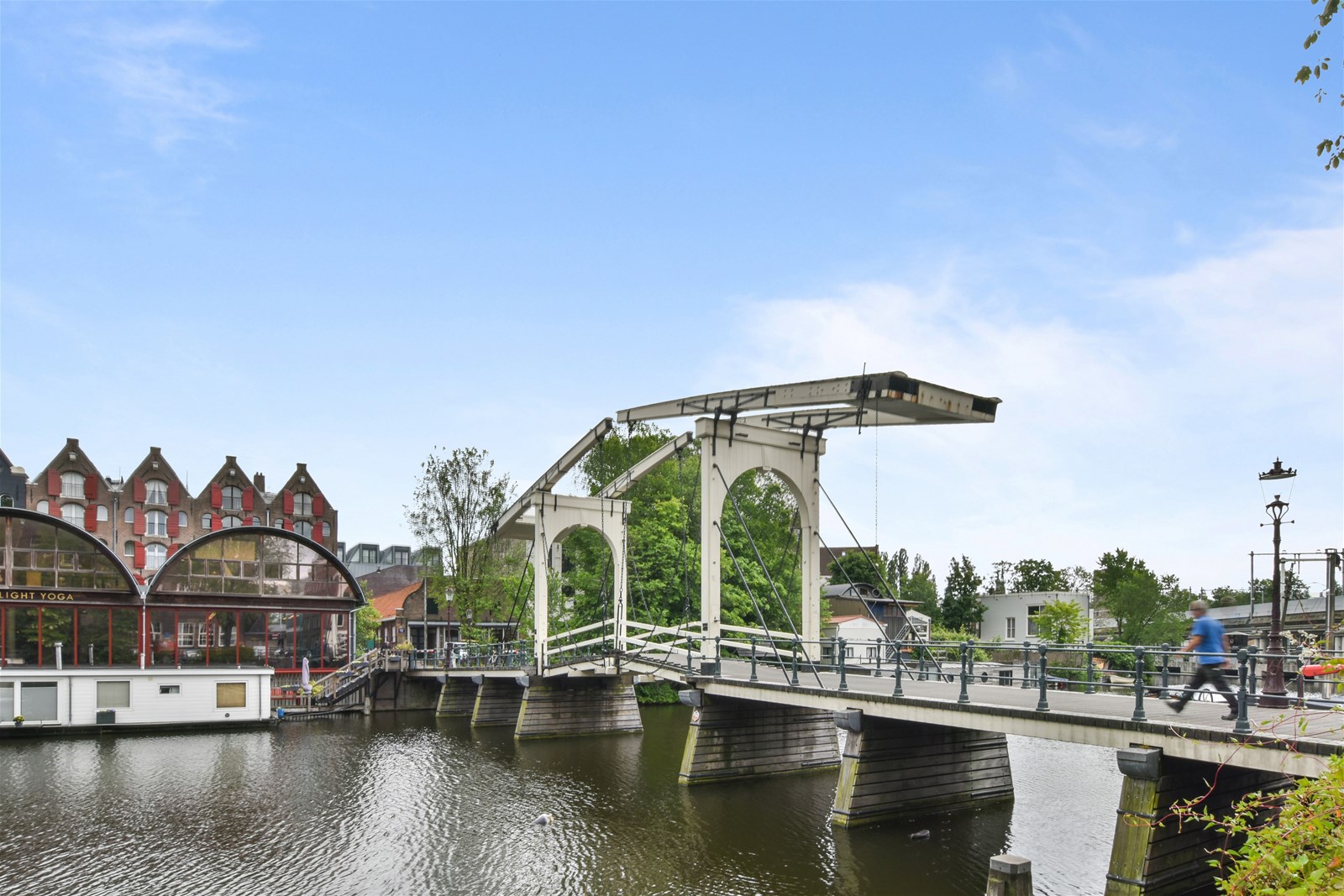 Large, charming apt w/ canal view in city center — Amsterdam stay
