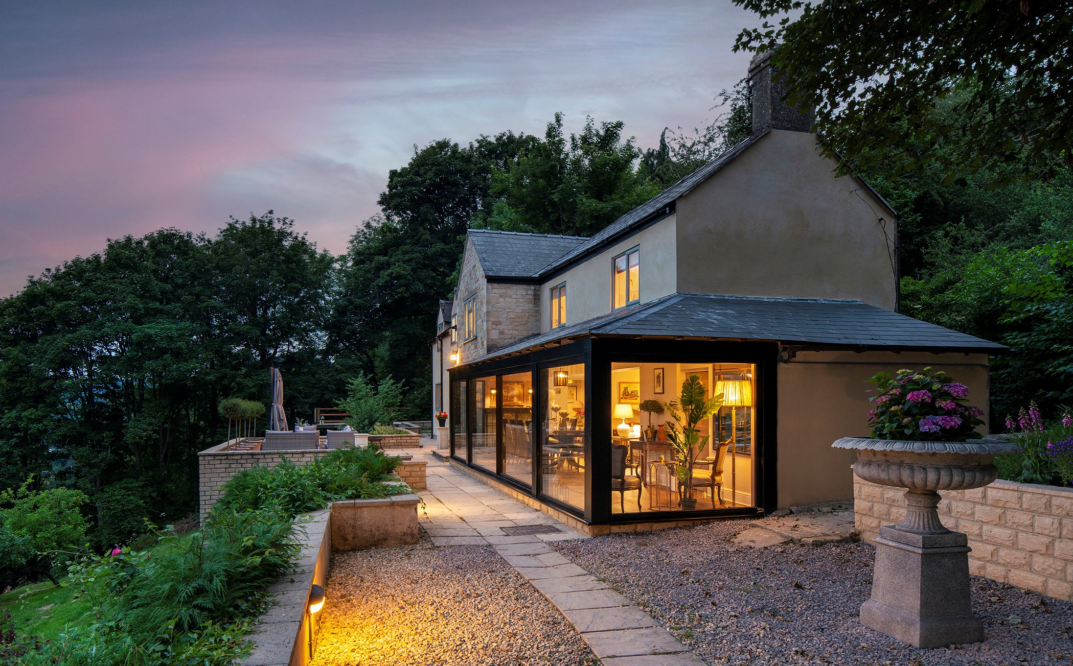 Beautiful hillside house with stunning valley view Houses for Rent in Chalford, England
