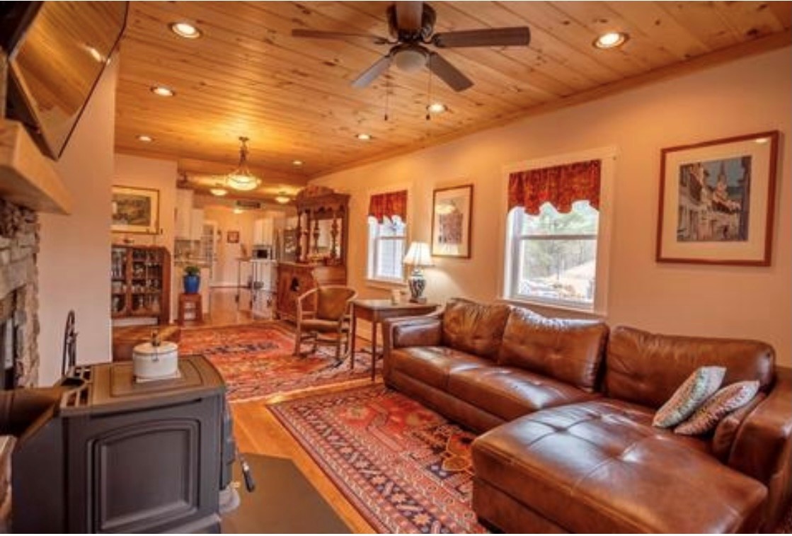 Spacious 4 bedroom minutes from Bretton Woods