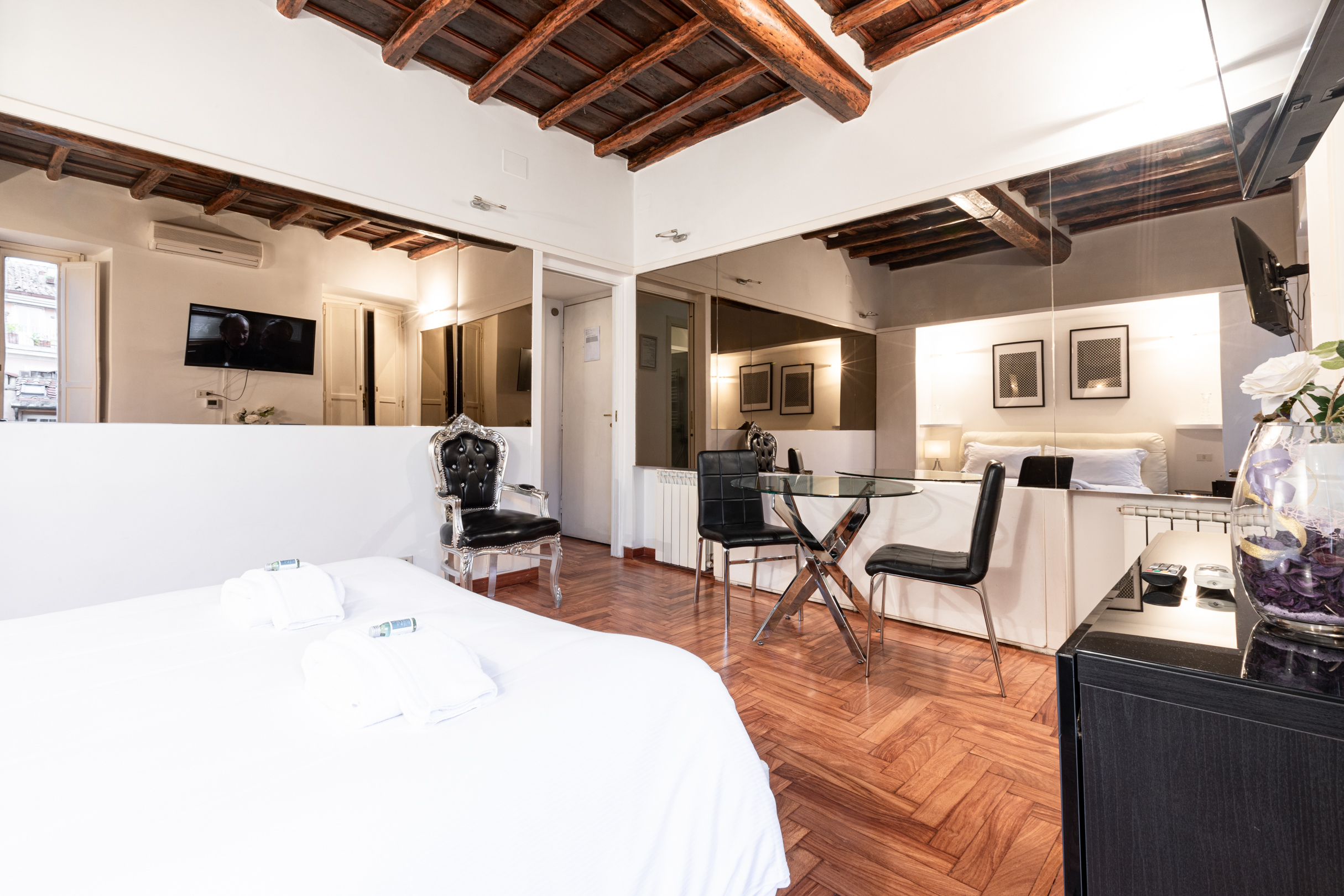 Spanish Steps Terrace Apartment