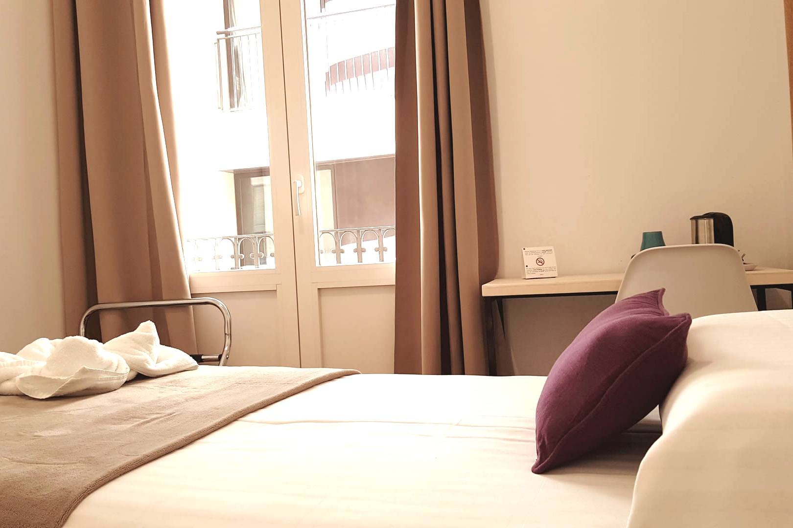 Single Room with Shared Bathroom