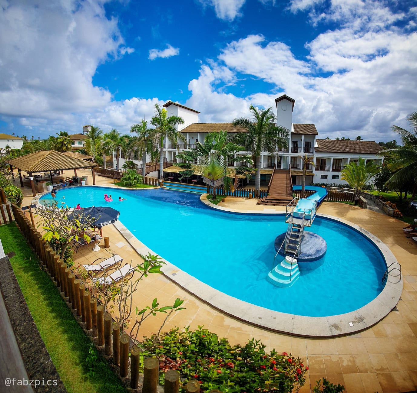 Apartment in Resort Stand on the Sand in Subaúma. TREE BIES