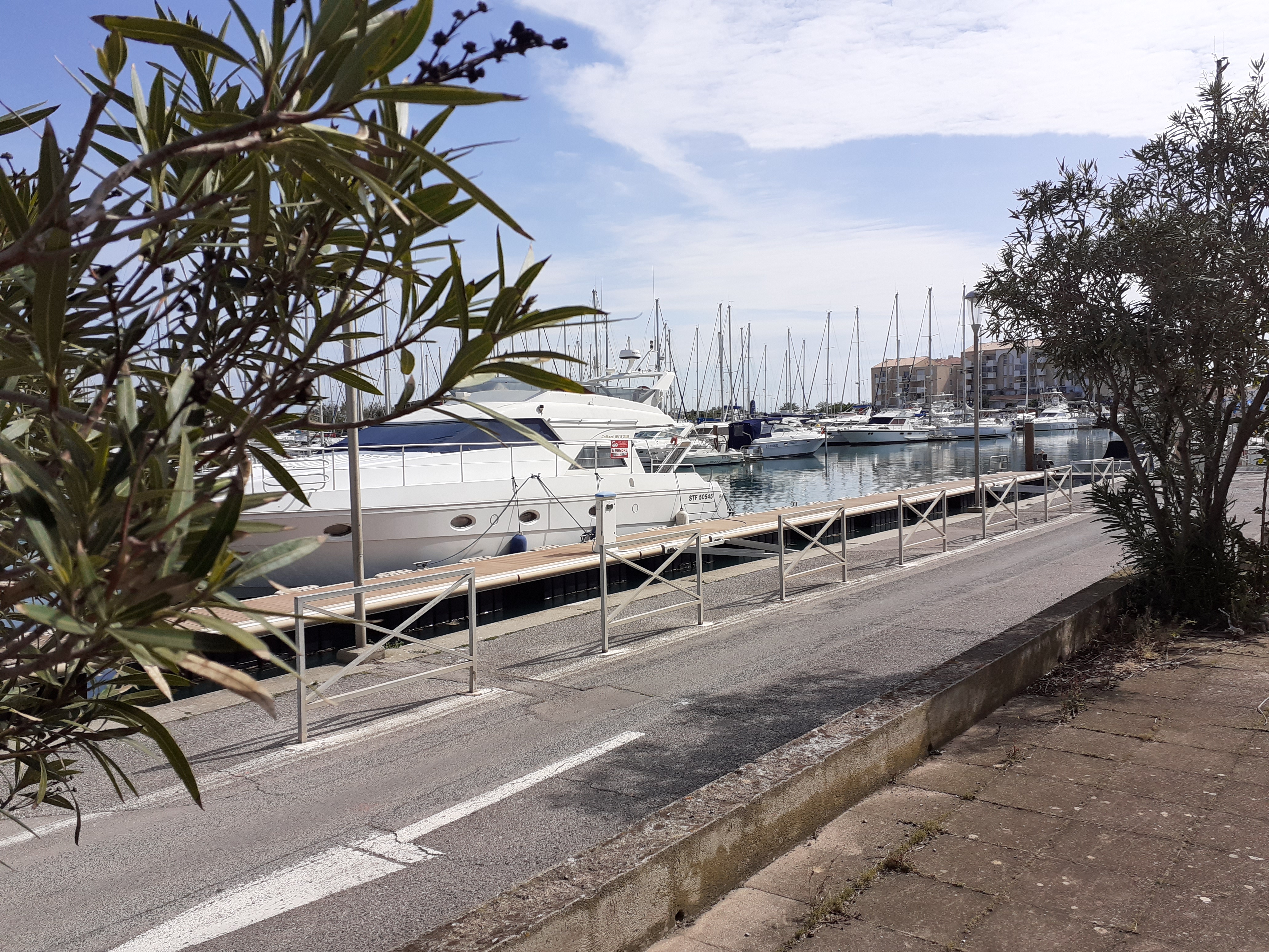 Apartment 2* Port of FRONTIGNAN with sea view