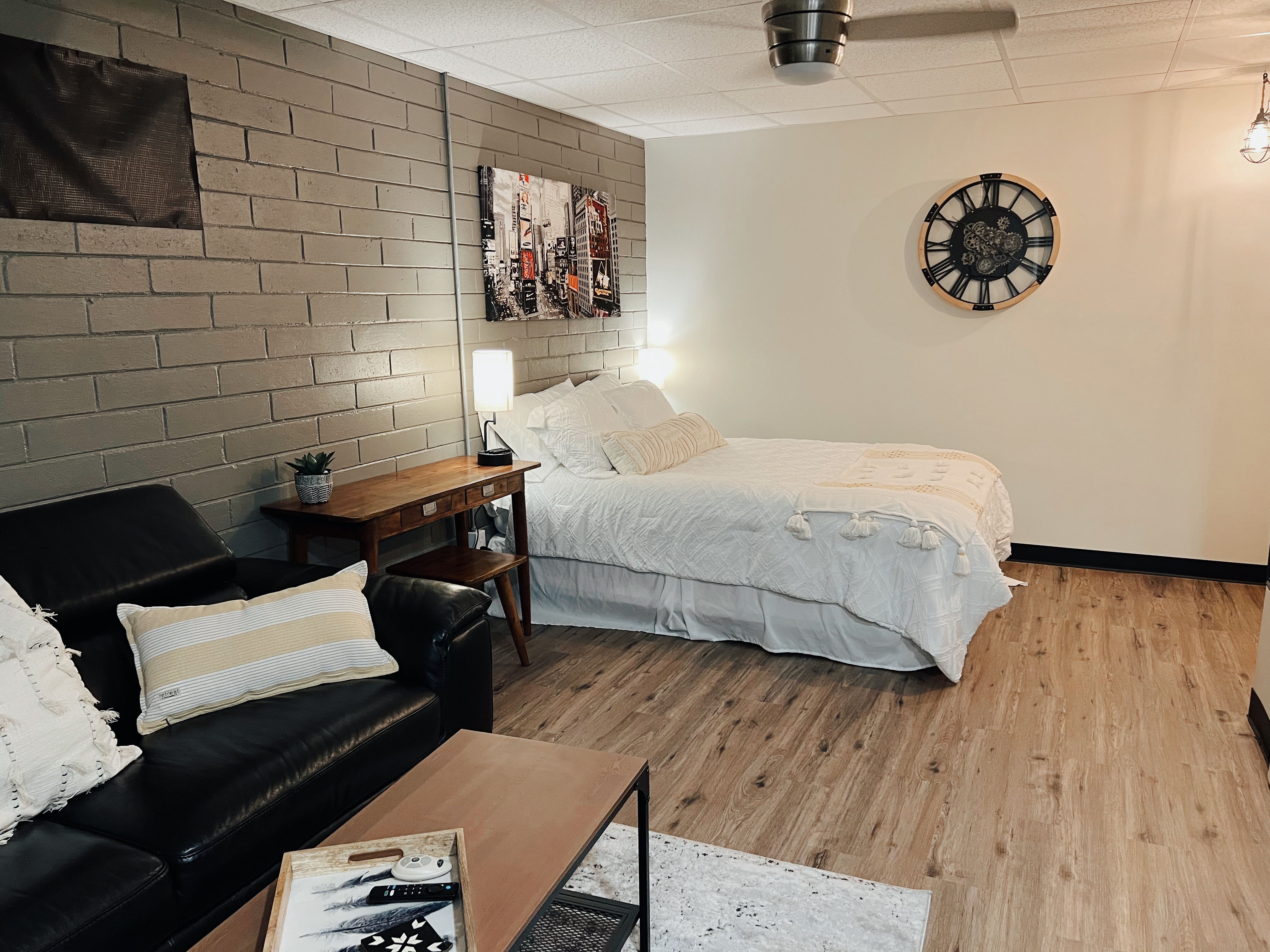Cozy urban styled studio in the heart of Deland.