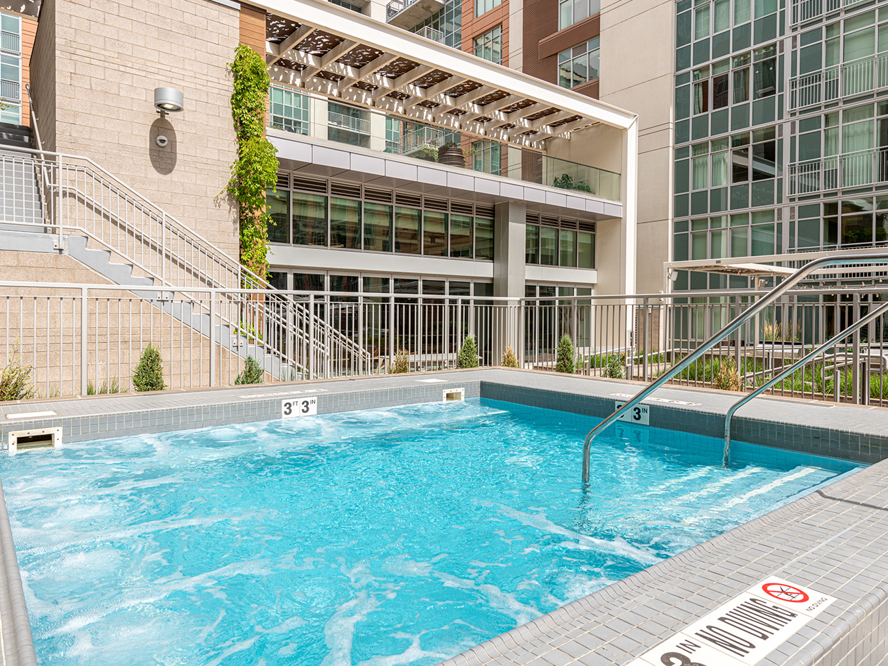 Sentral Designer Furnished 1BR at Union Station