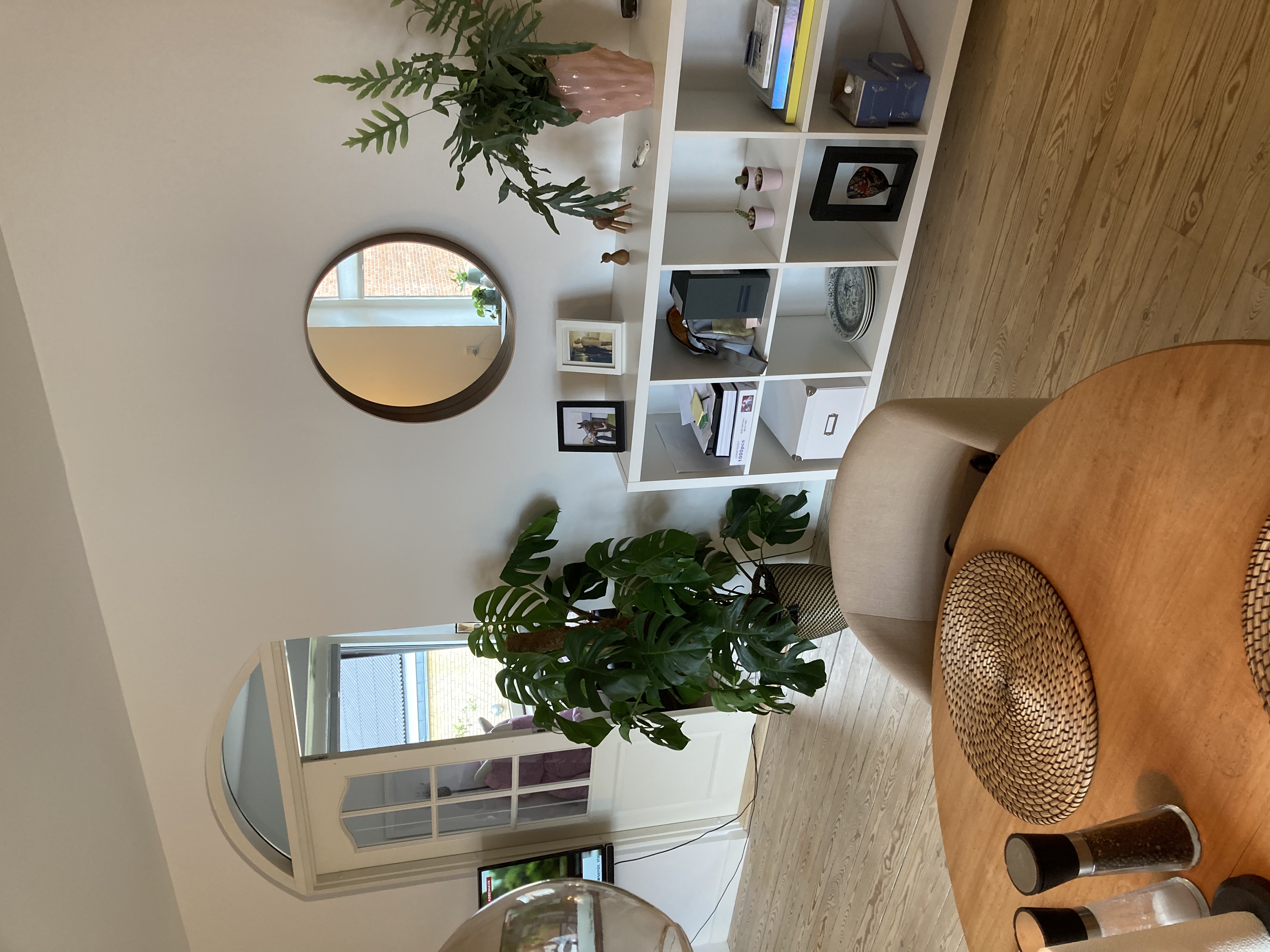 Large and bright apartment right in the center with parking