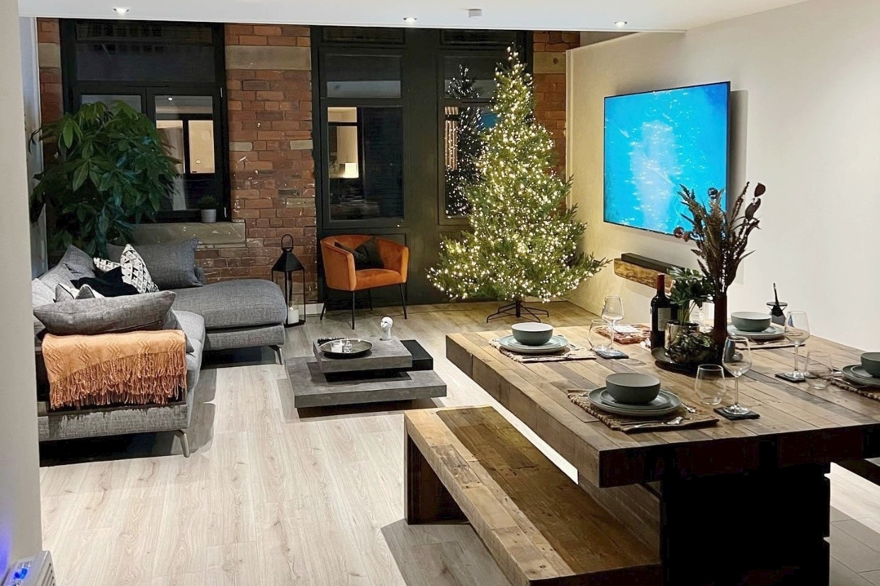 Bradford: Brand New Apartment - 85