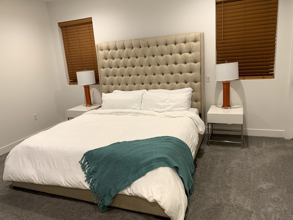 Spacious Home Near Zions Pool & Pickleball Court! Houses for Rent in