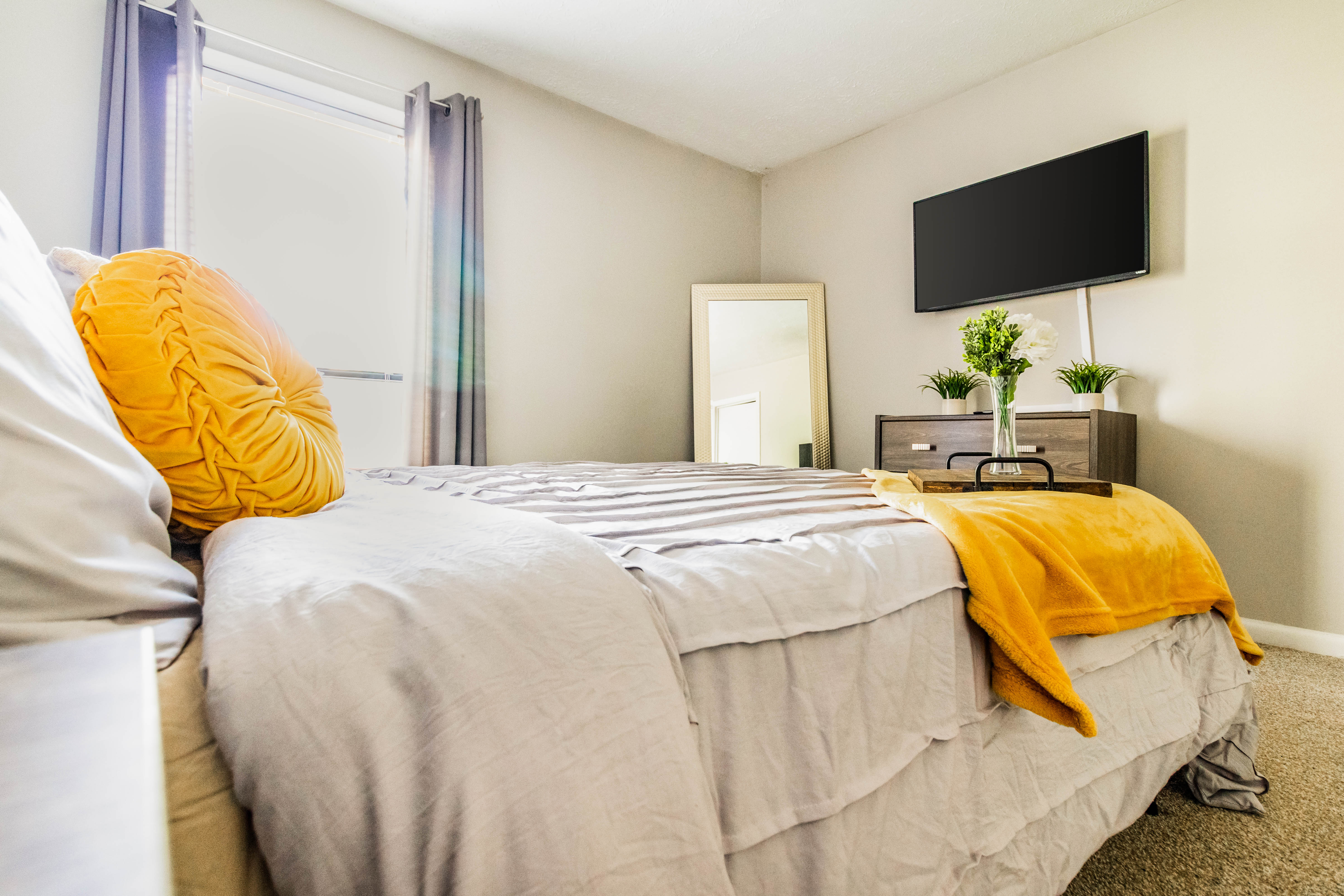 *LUXE Suite! *MINS To Truist Park! *FREE Parking! Apartments for