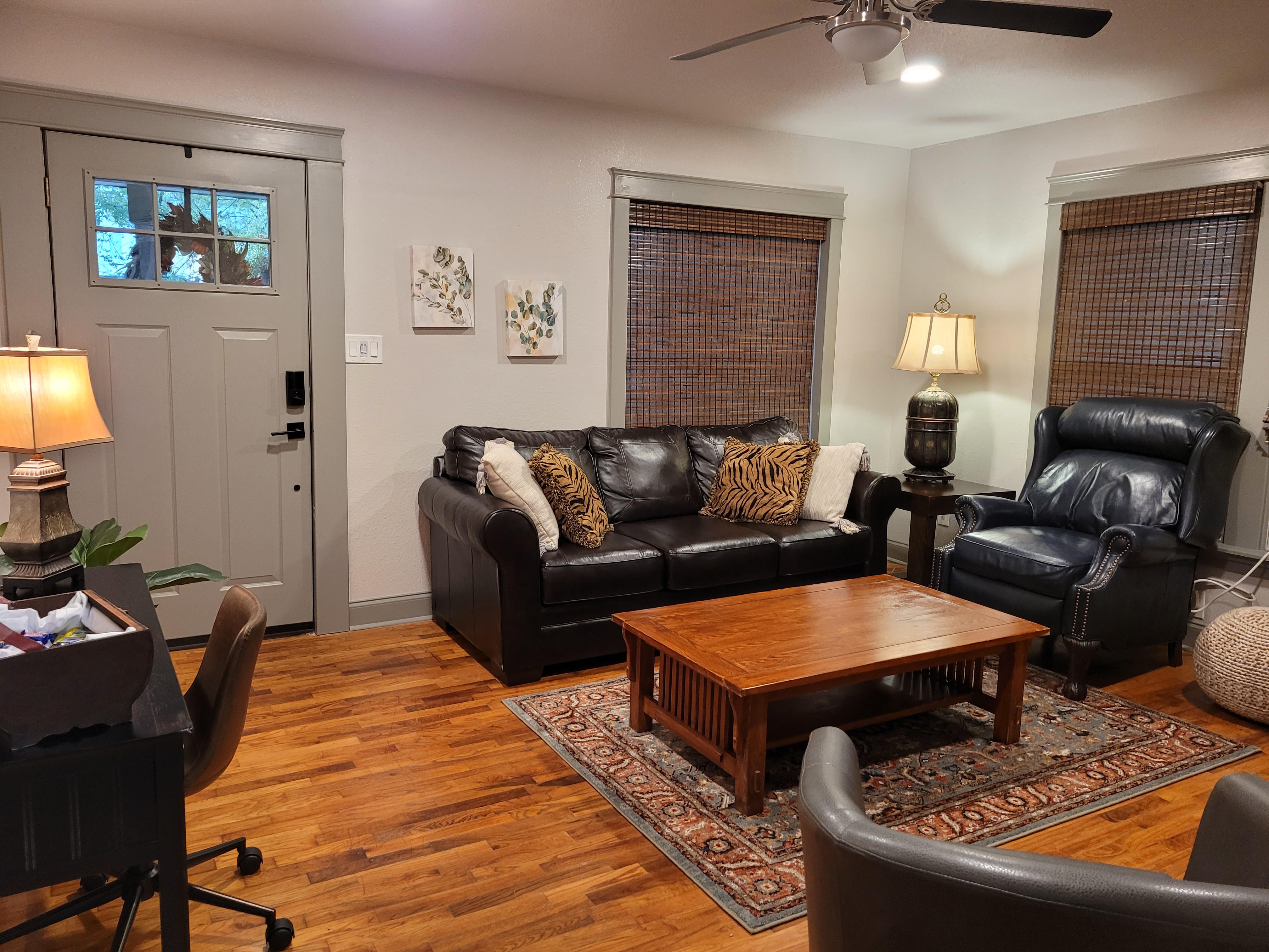 Downtown Cozy Getaway