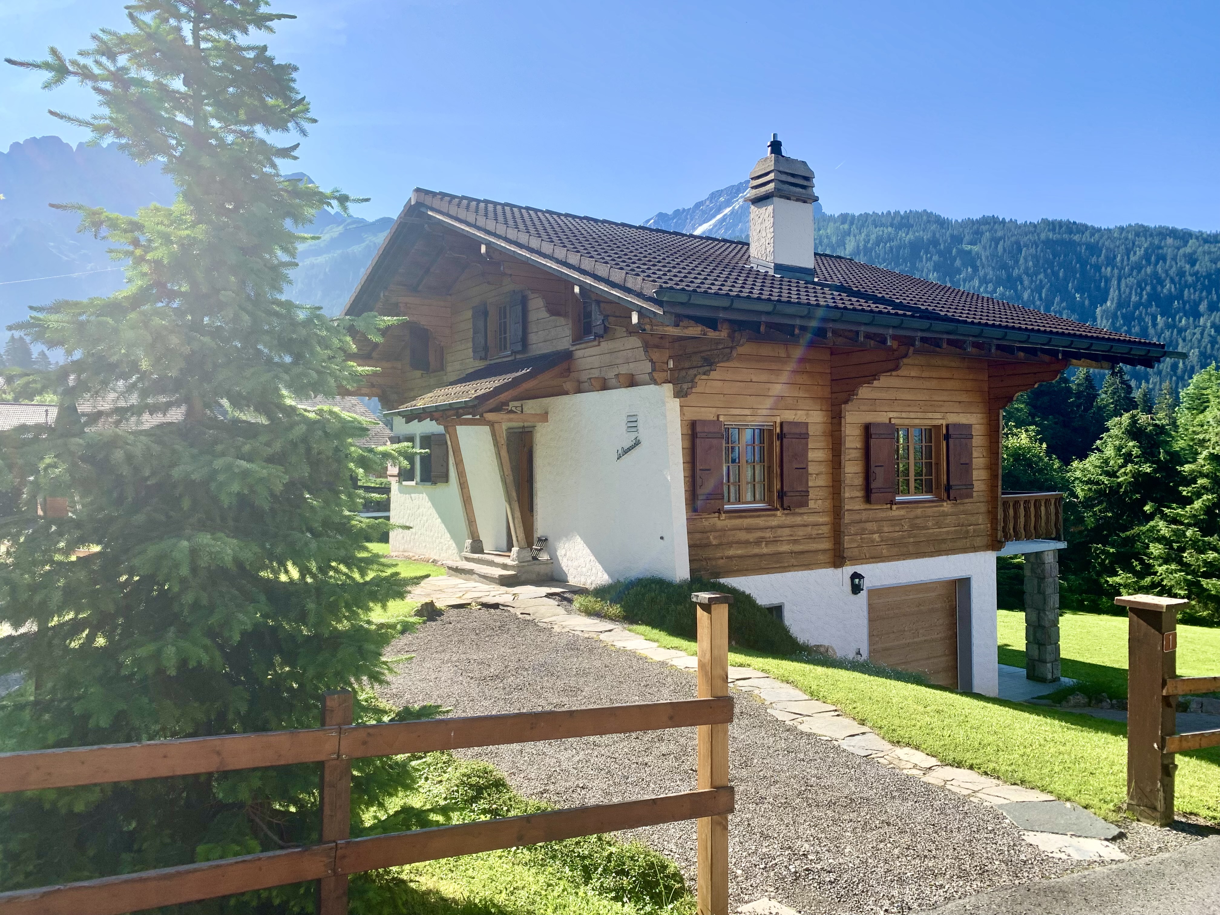 Centrally located, stylish chalet with great views