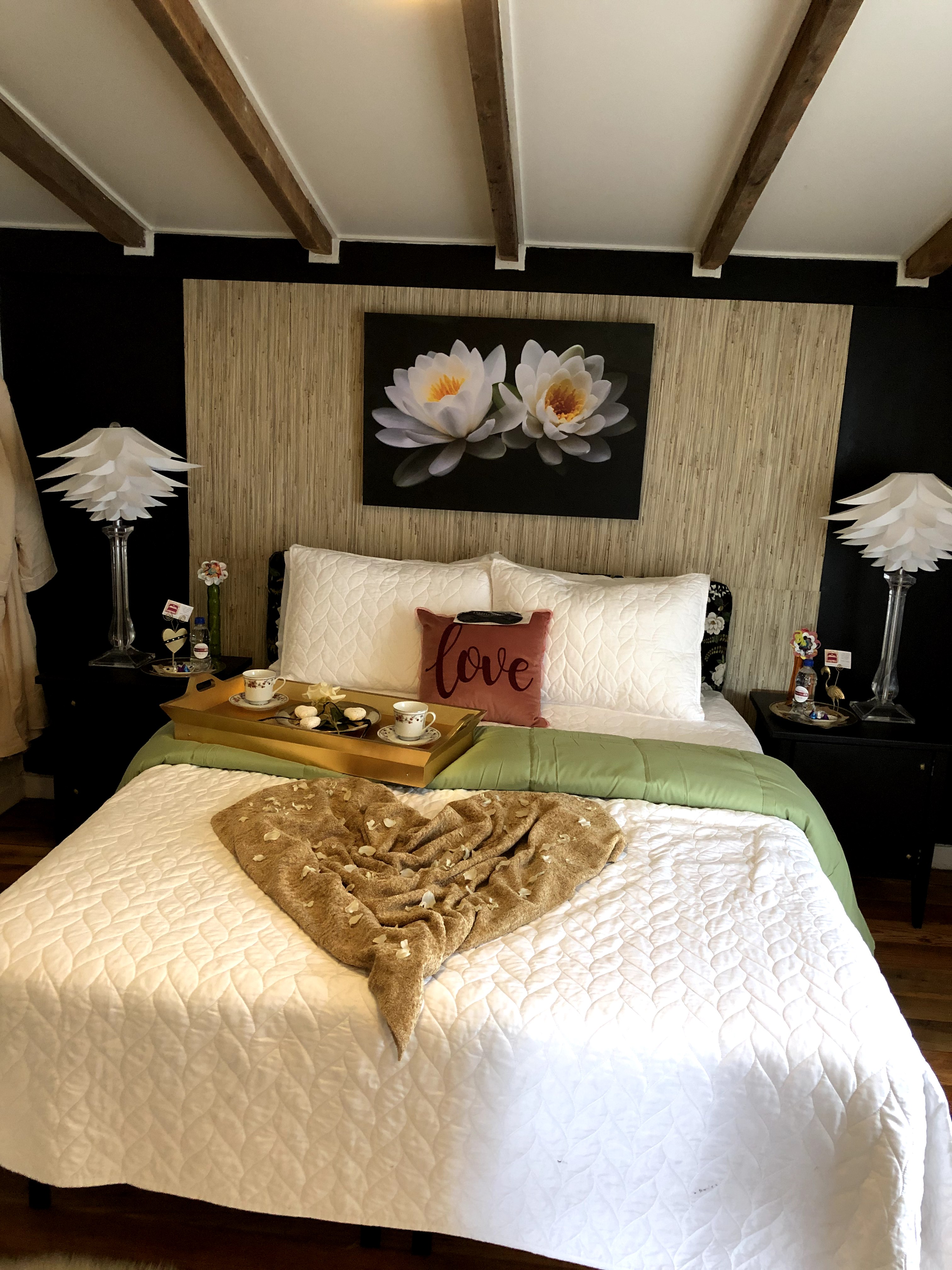 The Love Shack-1 mile from downtown Dahlonega