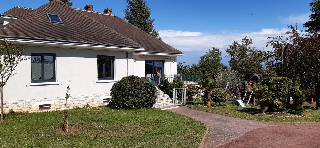 Sephora's home 2 km from Beauval Zoo
